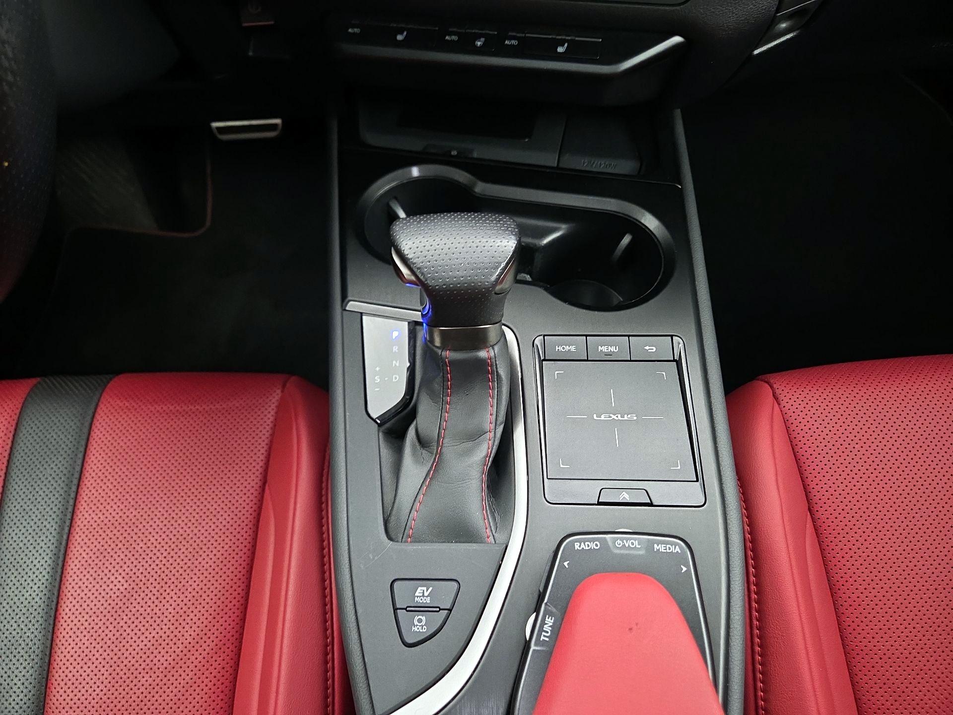 Thumbnail: 2021 Lexus UX - 17