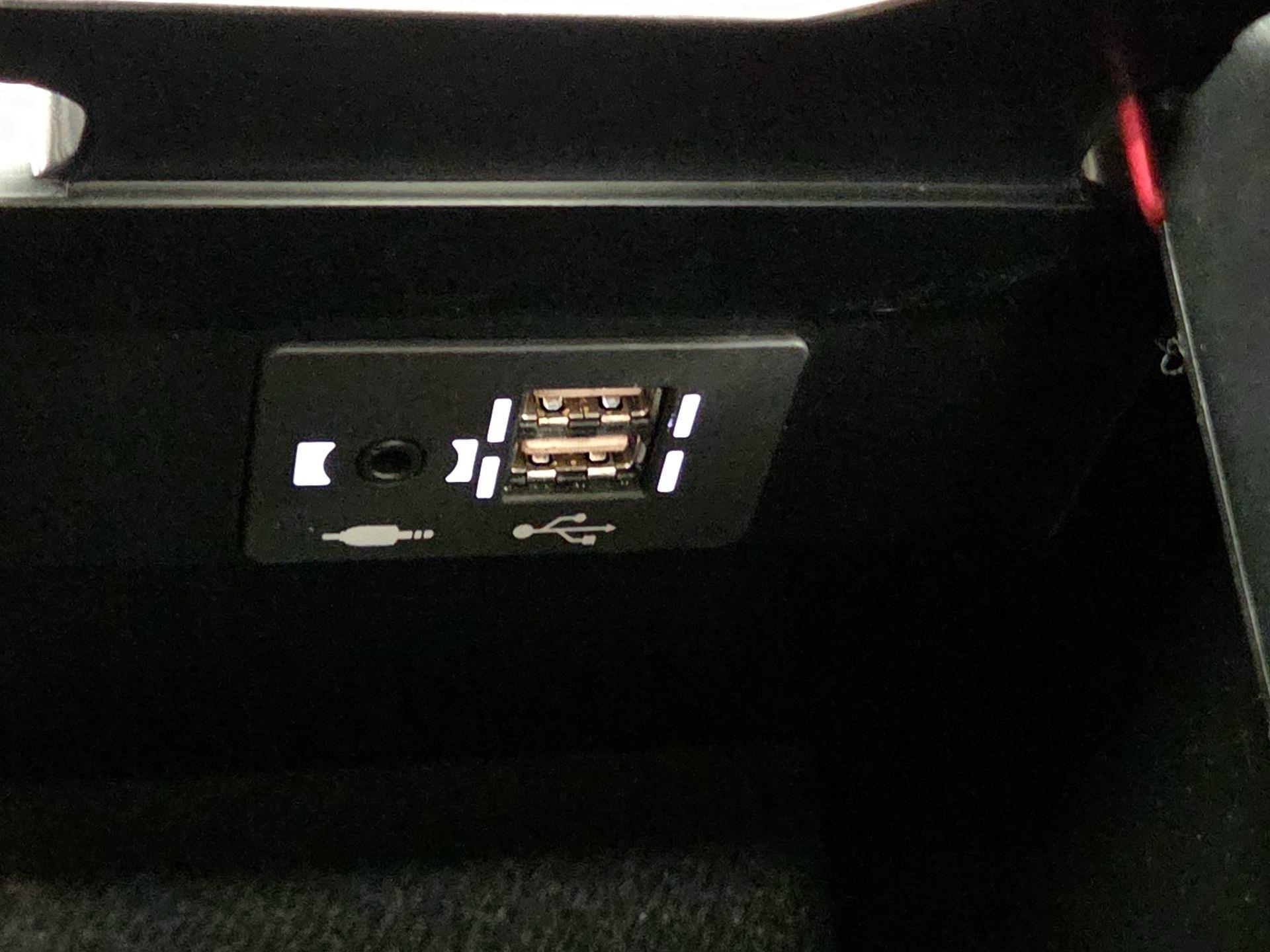 Thumbnail: 2021 Lexus UX - 18