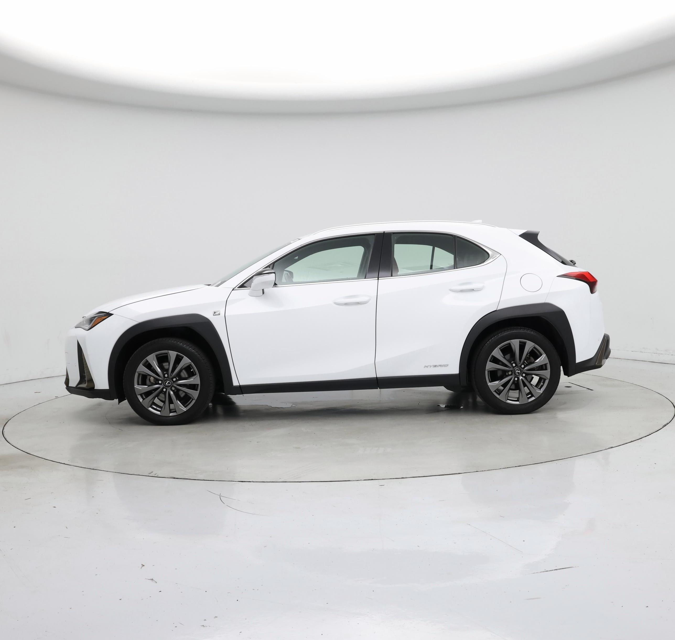 Thumbnail: 2021 Lexus UX - 3