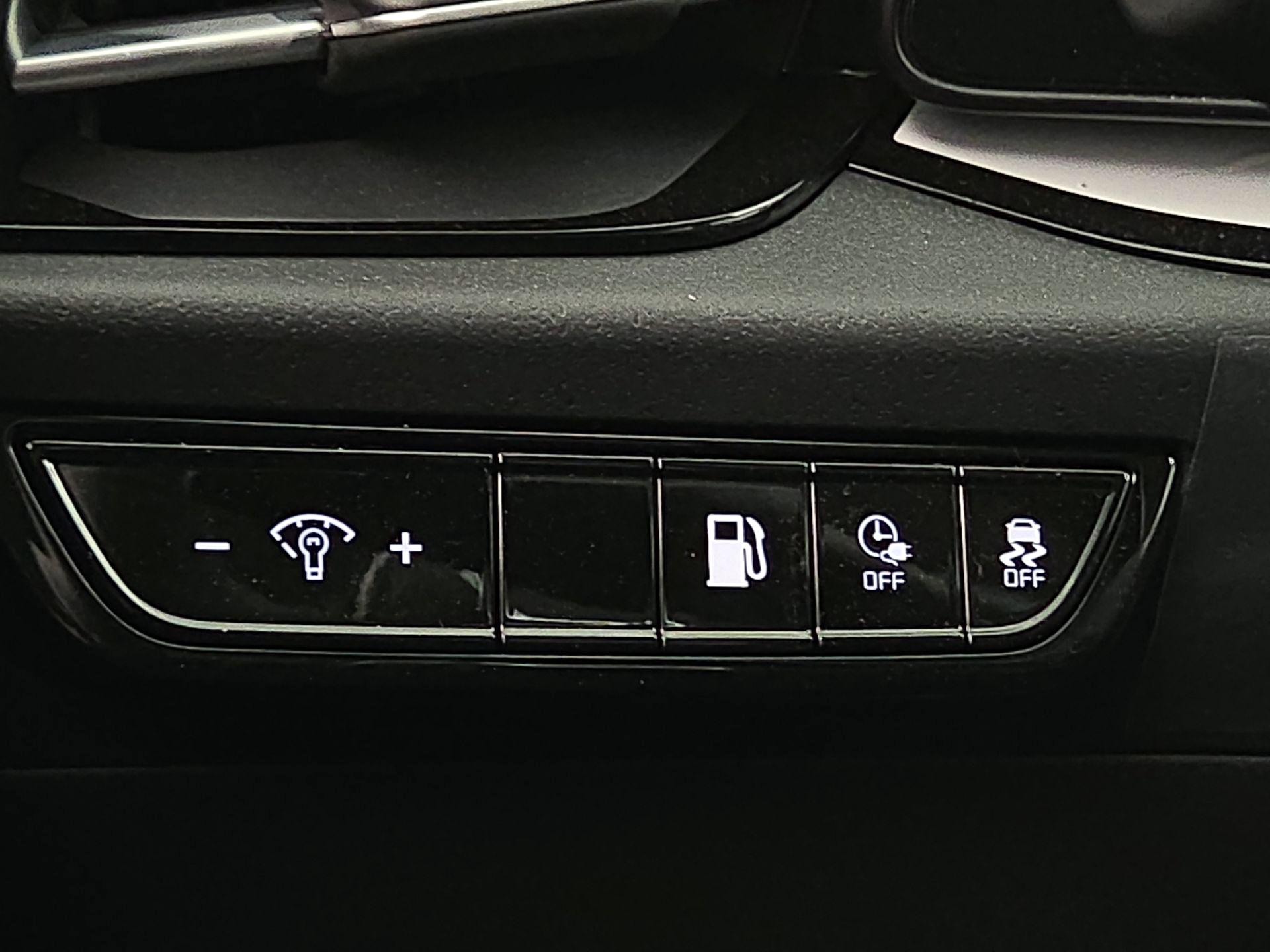 Thumbnail: 2025 Kia Niro - 13