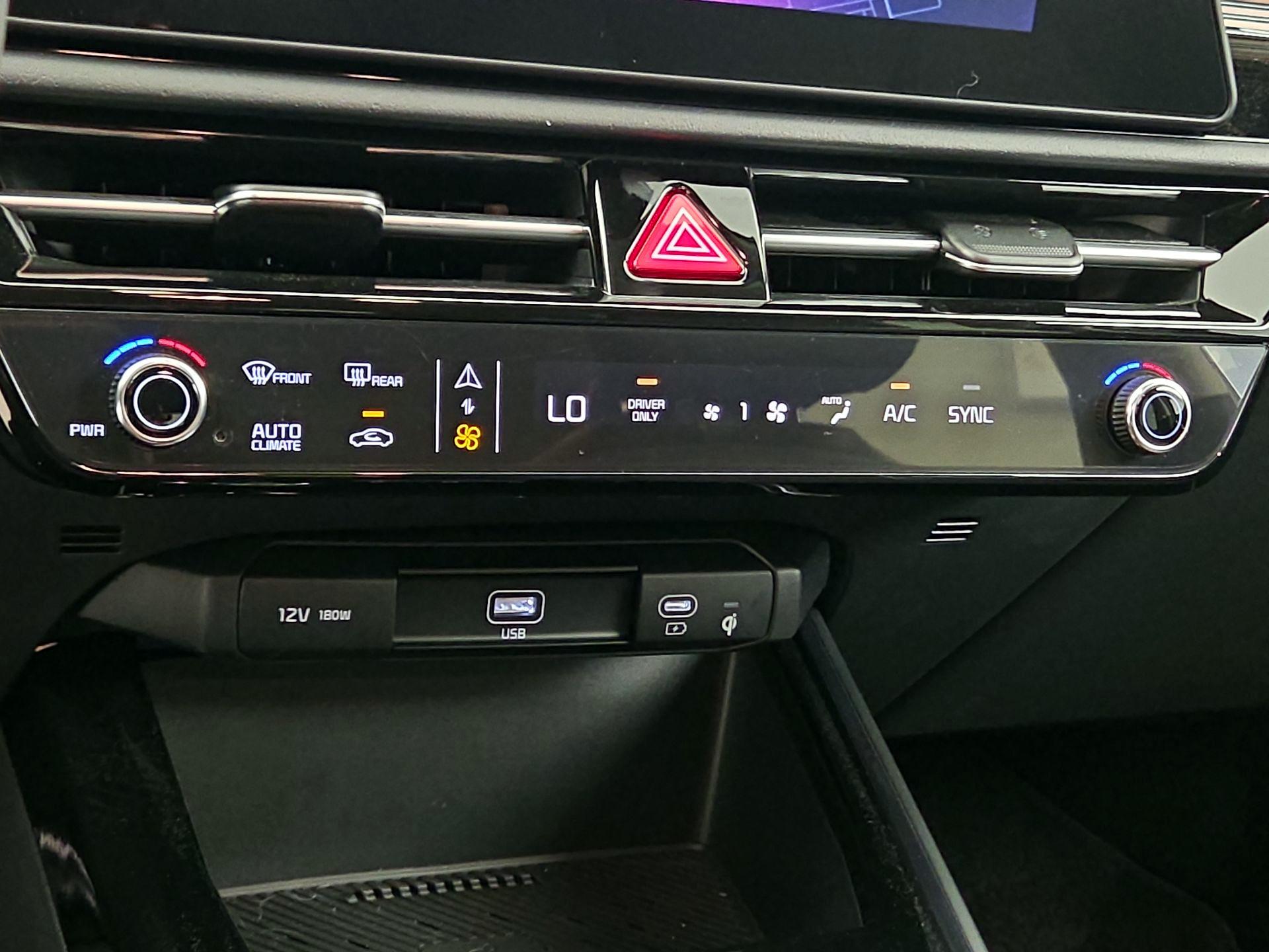 Thumbnail: 2025 Kia Niro - 17