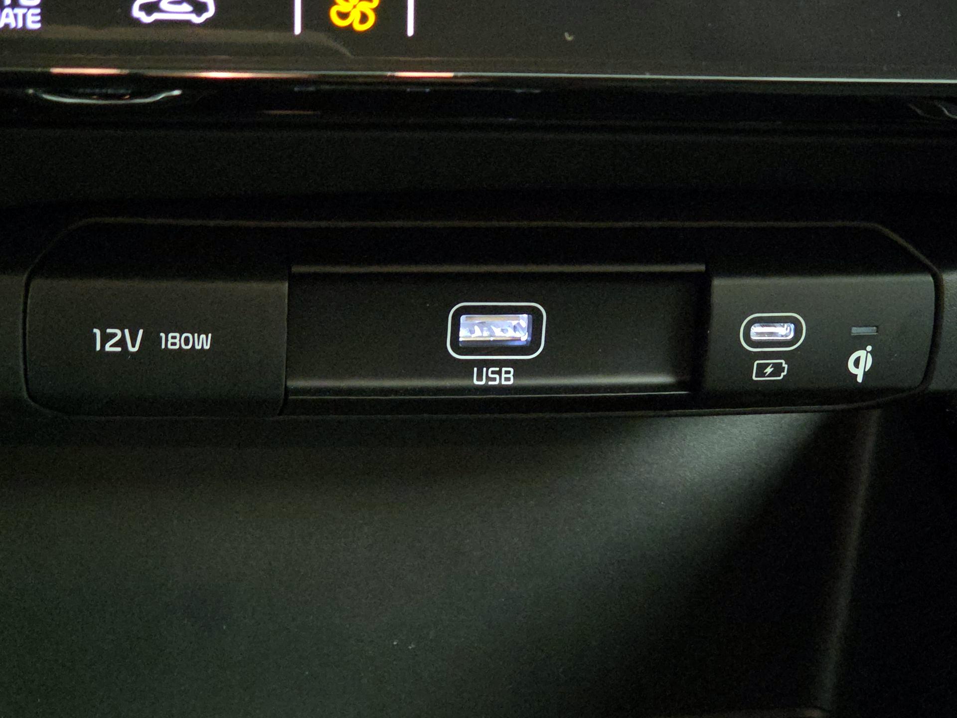 Thumbnail: 2025 Kia Niro - 19