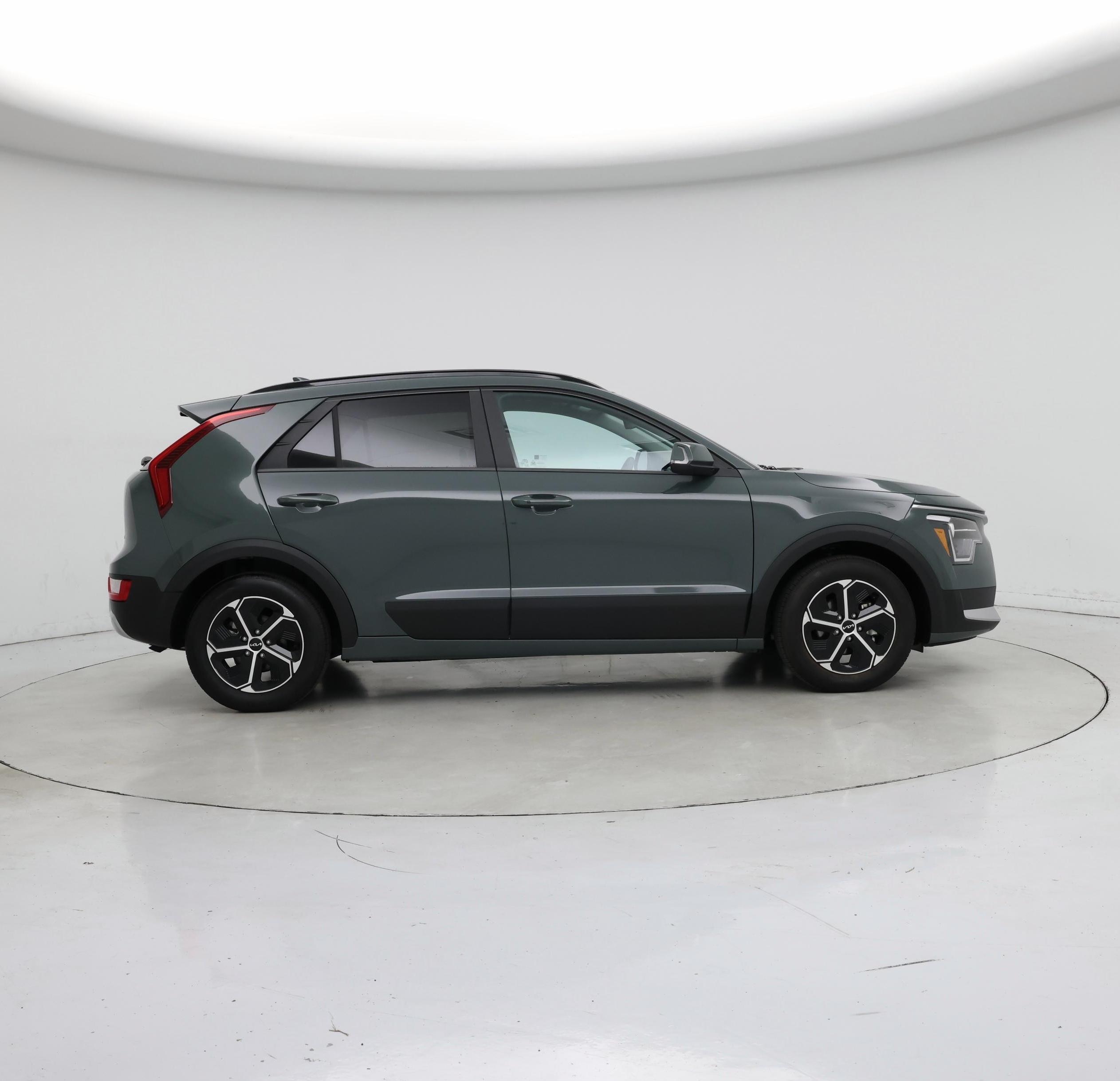 Thumbnail: 2025 Kia Niro - 7