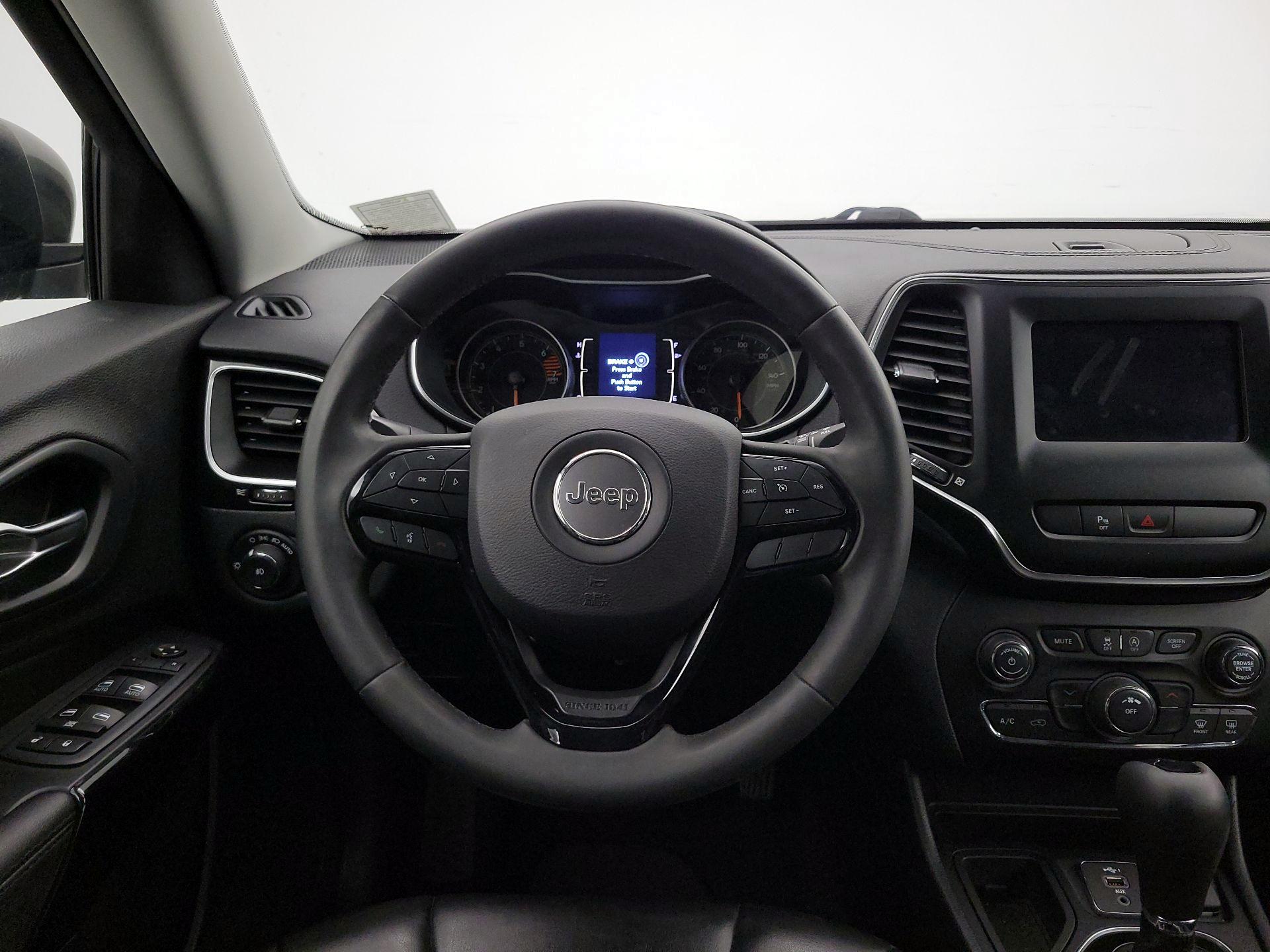 Thumbnail: 2020 Jeep Cherokee - 10