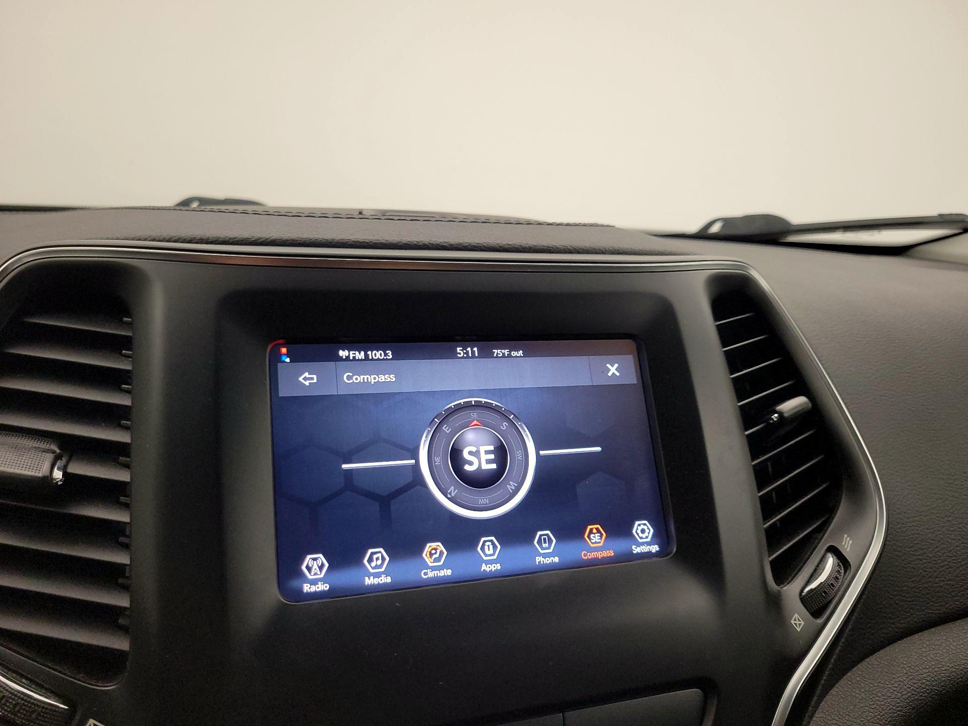 Thumbnail: 2020 Jeep Cherokee - 14