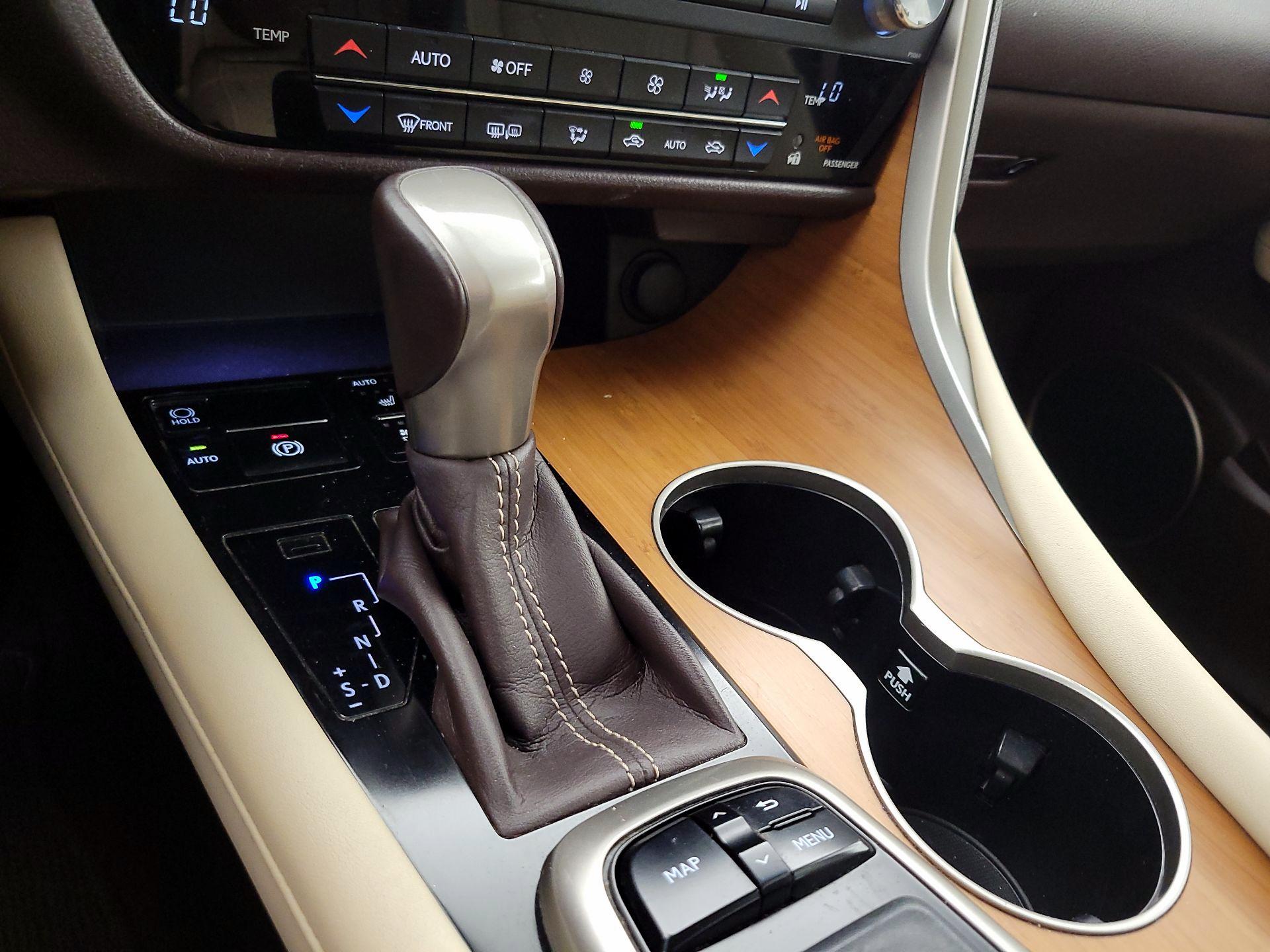 Thumbnail: 2016 Lexus RX - 17