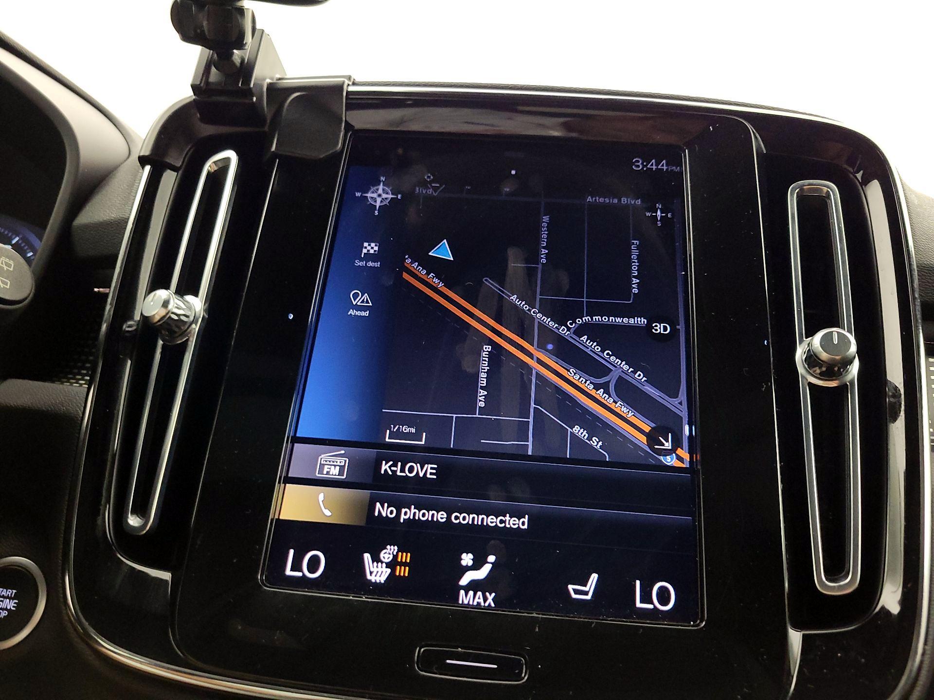 Thumbnail: 2021 Volvo XC40 - 14