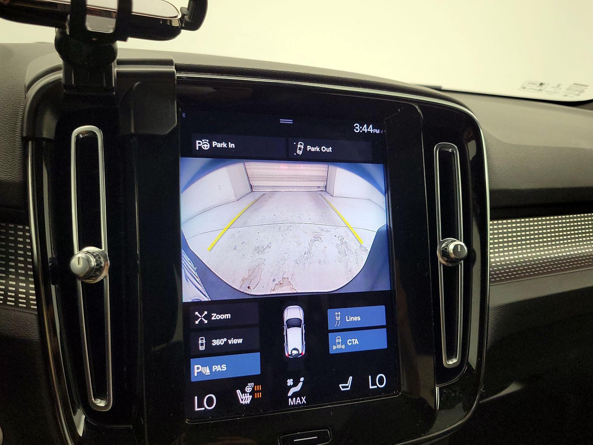 Thumbnail: 2021 Volvo XC40 - 15