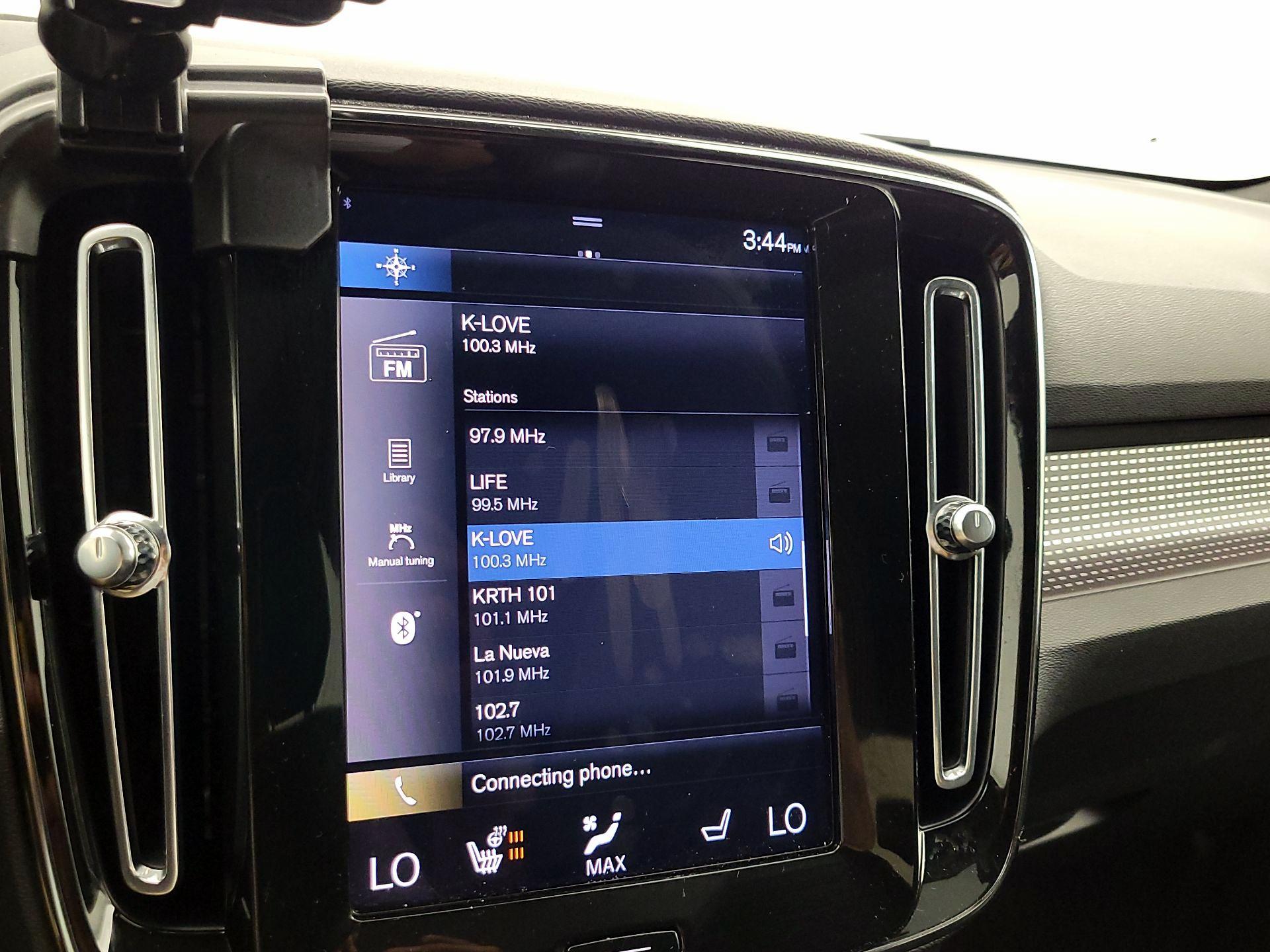 Thumbnail: 2021 Volvo XC40 - 16