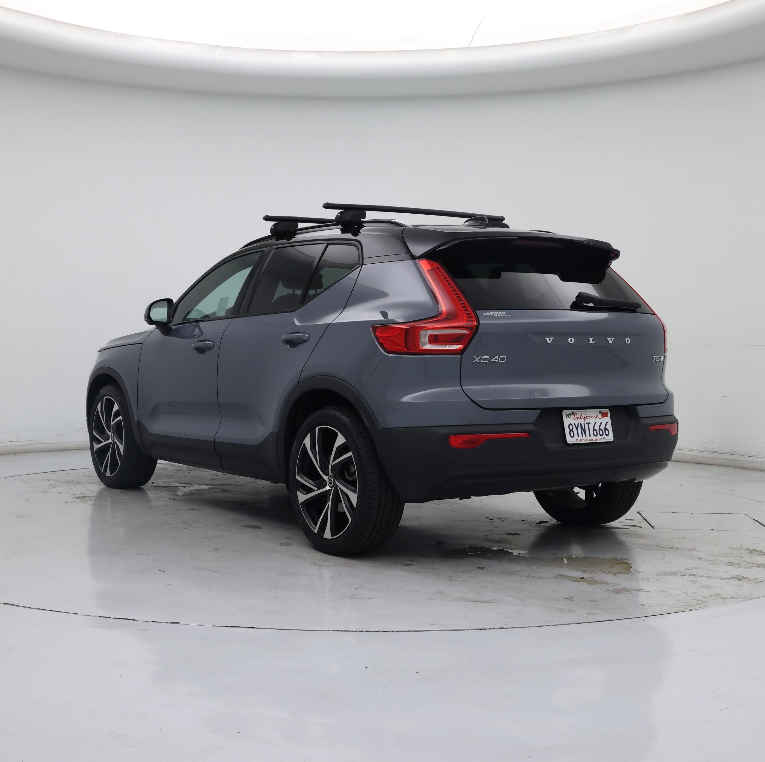 Thumbnail: 2021 Volvo XC40 - 2