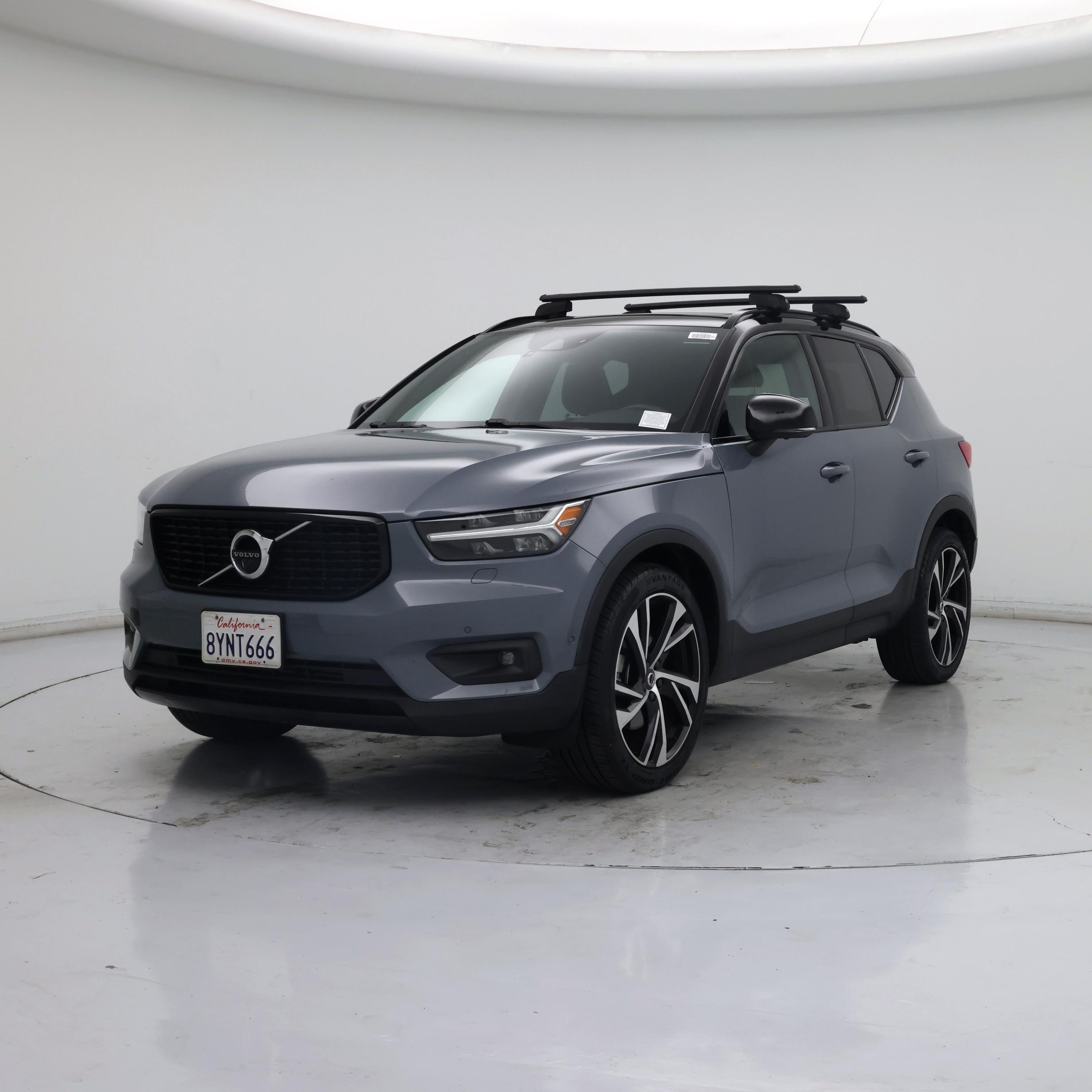 Thumbnail: 2021 Volvo XC40 - 4