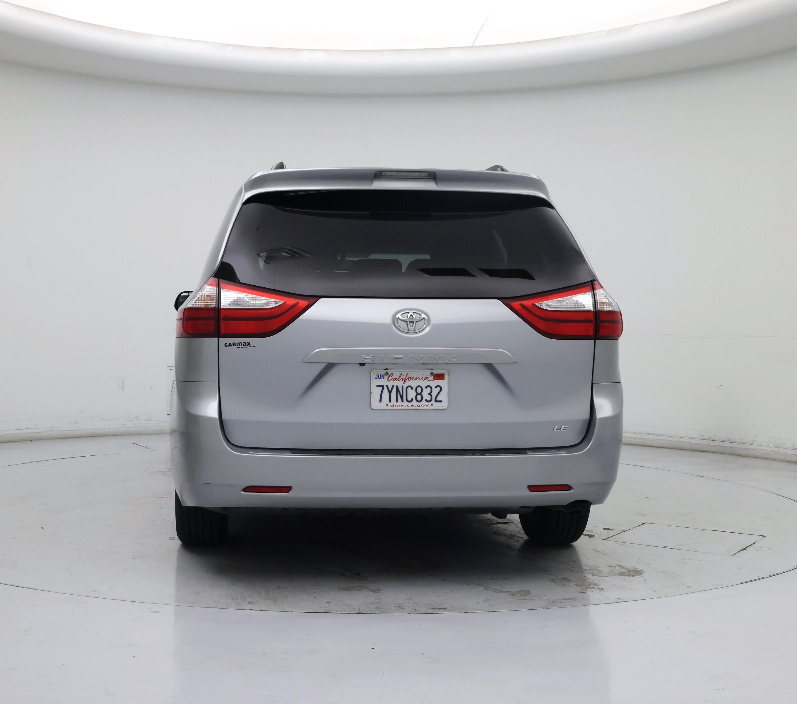 Thumbnail: 2017 Toyota Sienna - 6