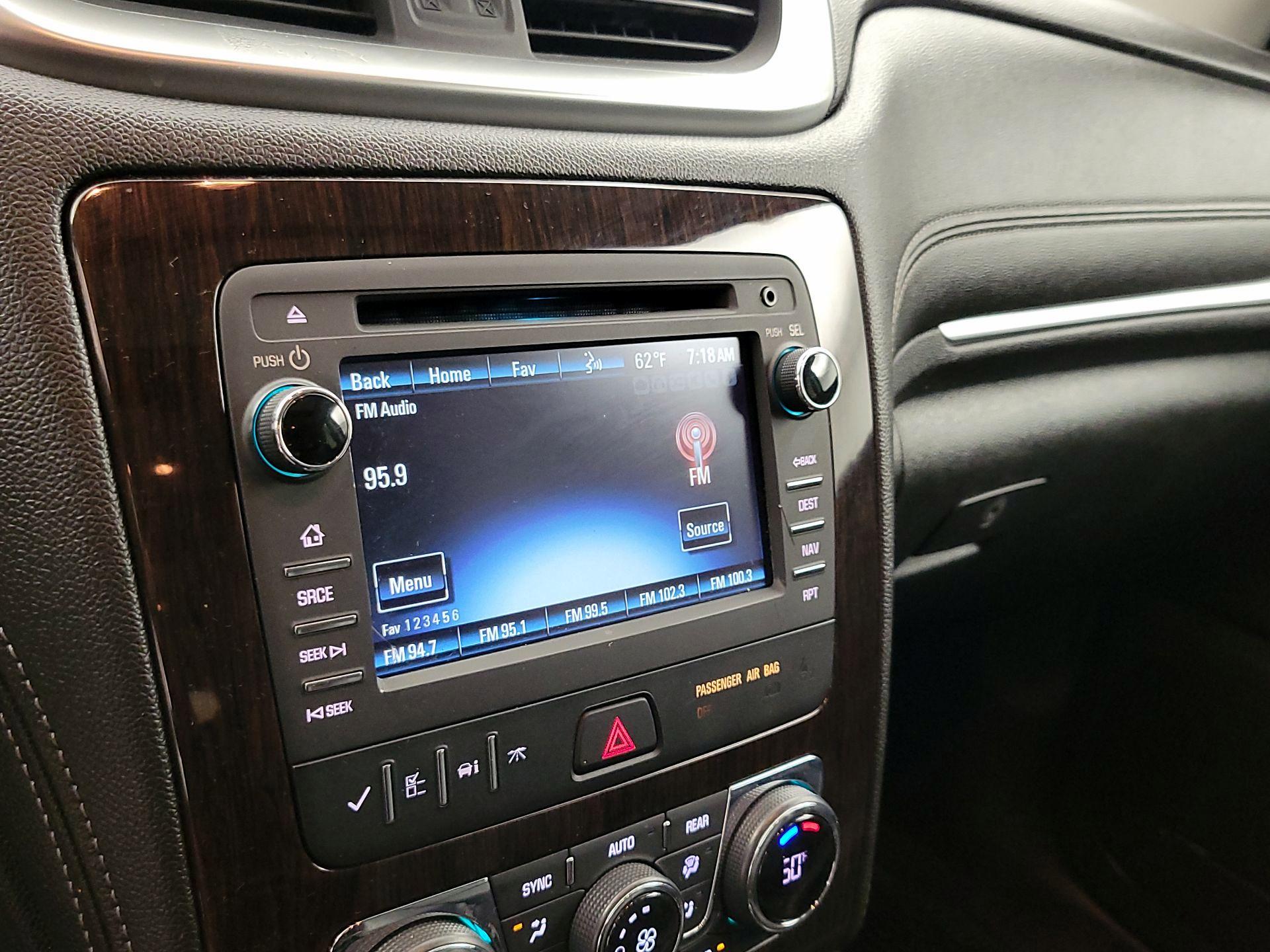 Thumbnail: 2015 Chevrolet Traverse - 15