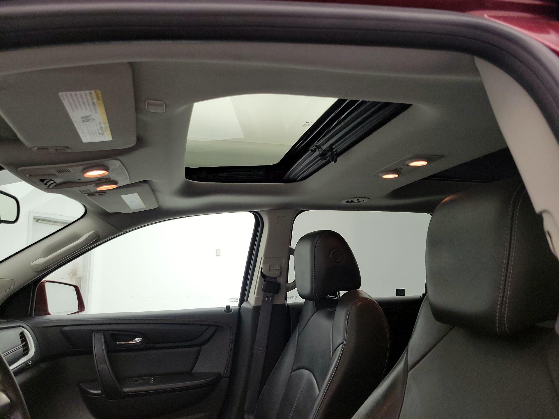 Thumbnail: 2015 Chevrolet Traverse - 18