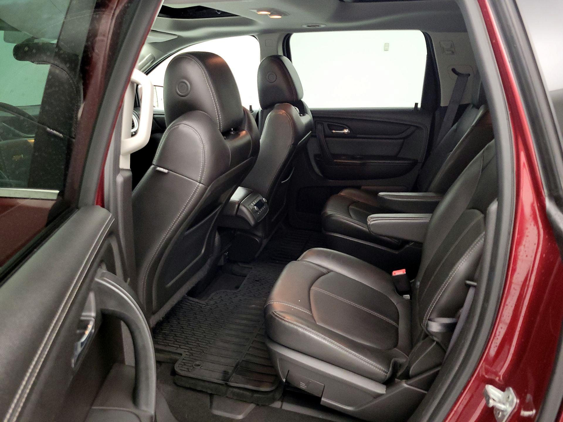 Thumbnail: 2015 Chevrolet Traverse - 19