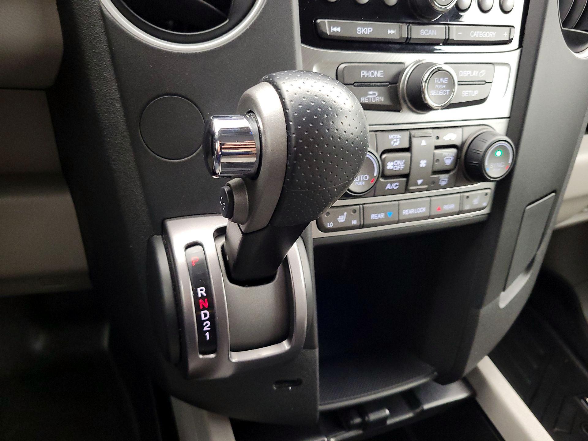 Thumbnail: 2014 Honda Pilot - 17