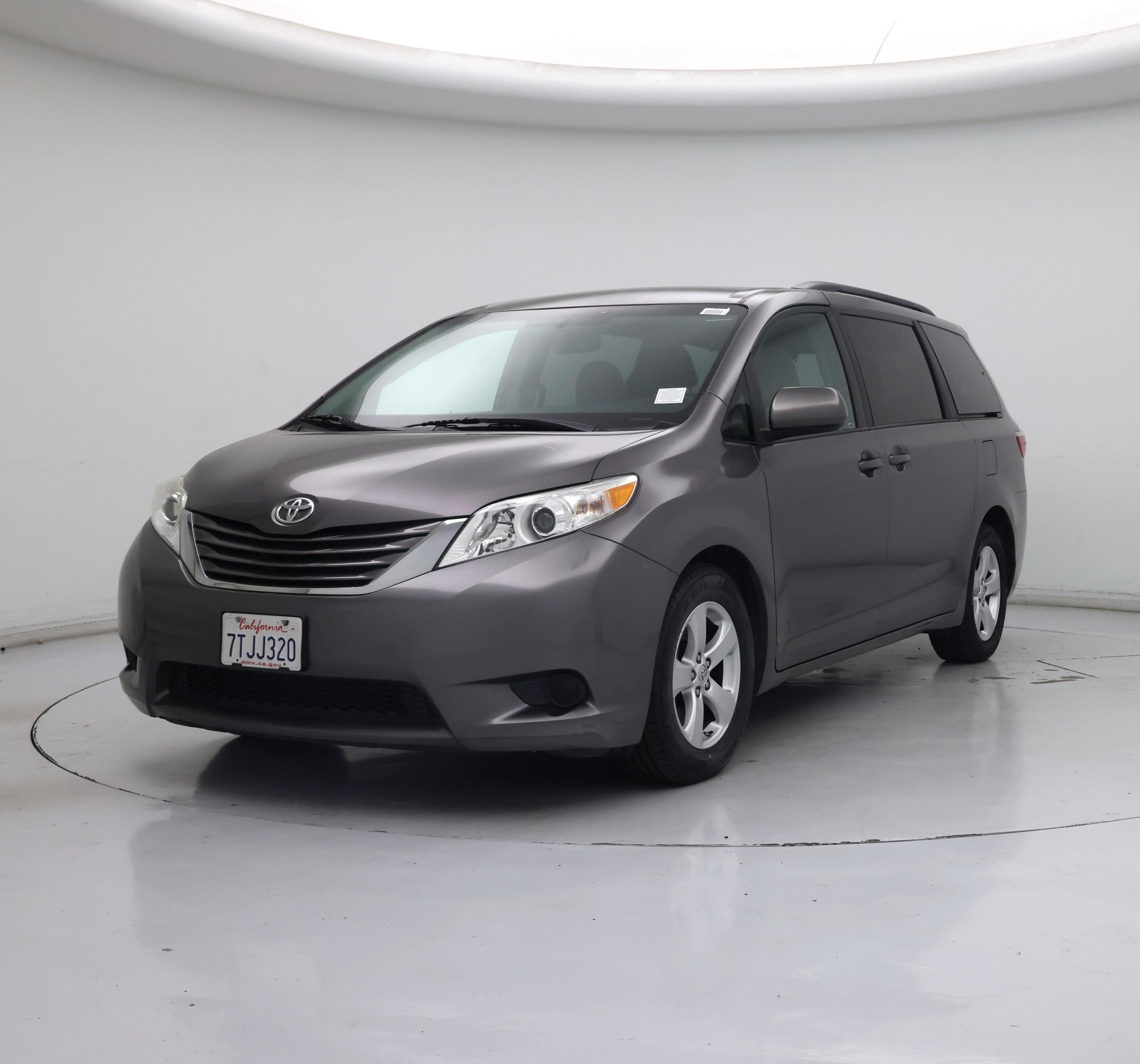 Thumbnail: 2016 Toyota Sienna - 4
