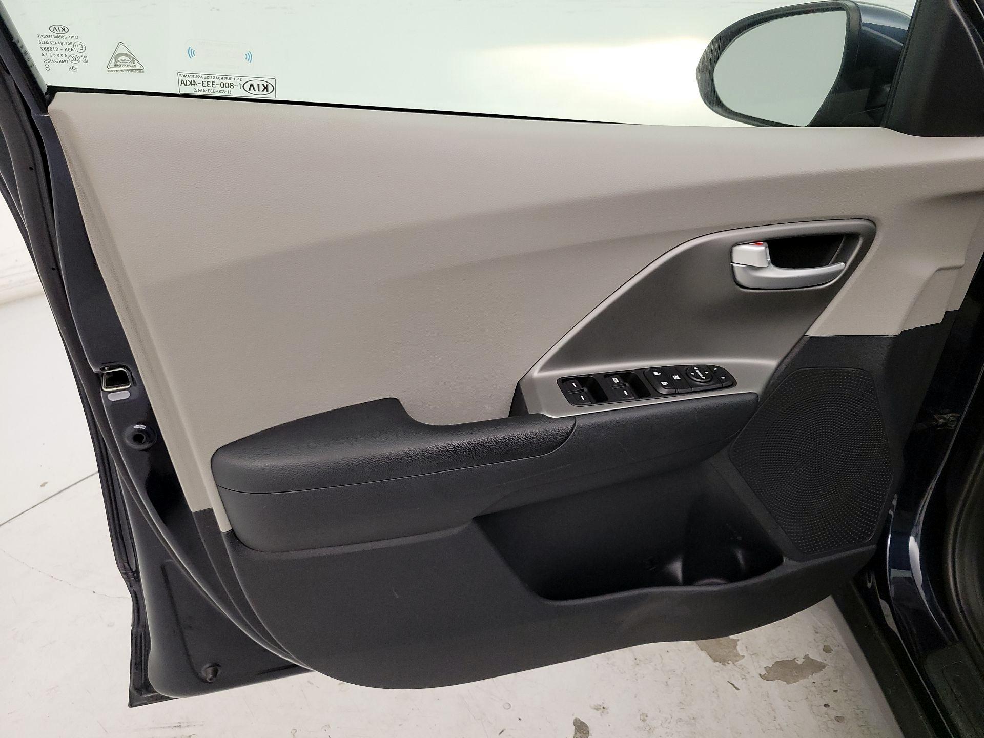 Thumbnail: 2019 Kia Niro - 12