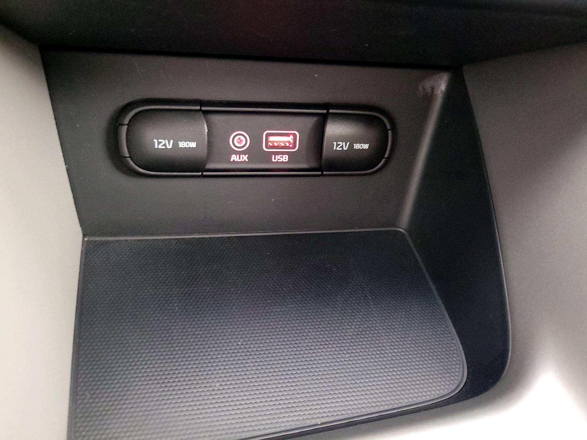 Thumbnail: 2019 Kia Niro - 18