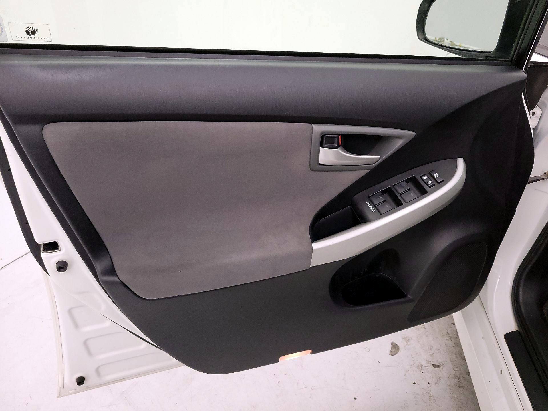 Thumbnail: 2014 Toyota Prius - 12