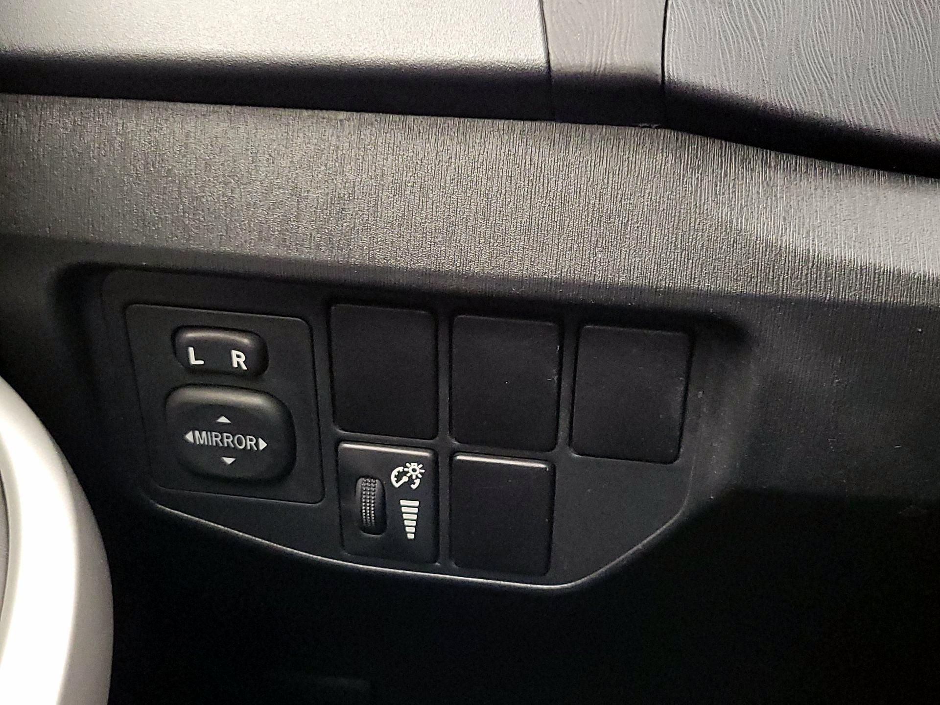 Thumbnail: 2014 Toyota Prius - 13