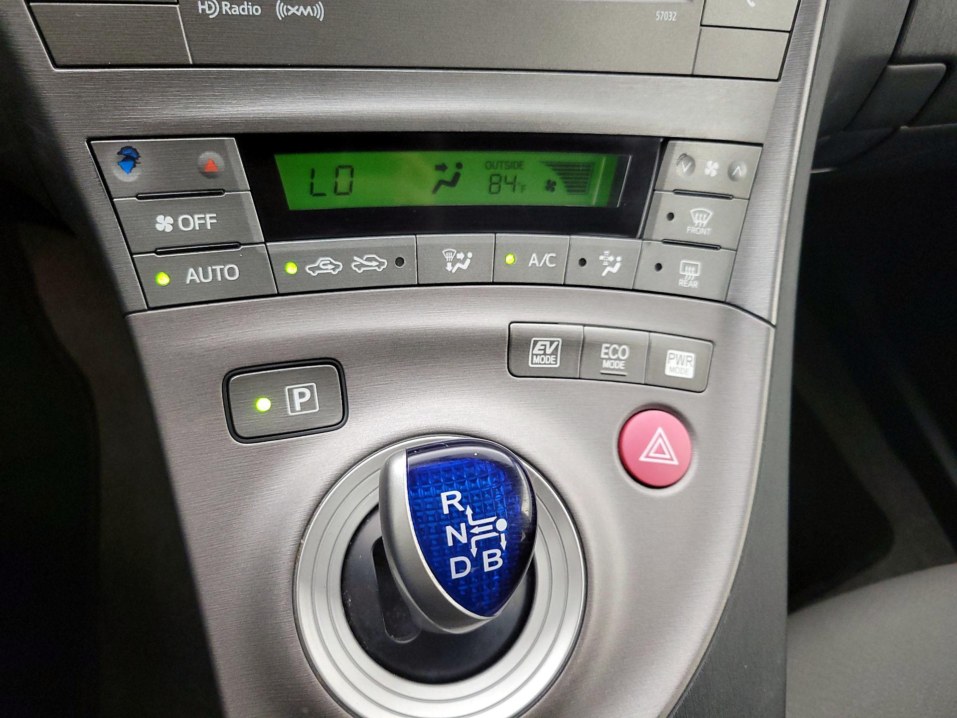 Thumbnail: 2014 Toyota Prius - 16