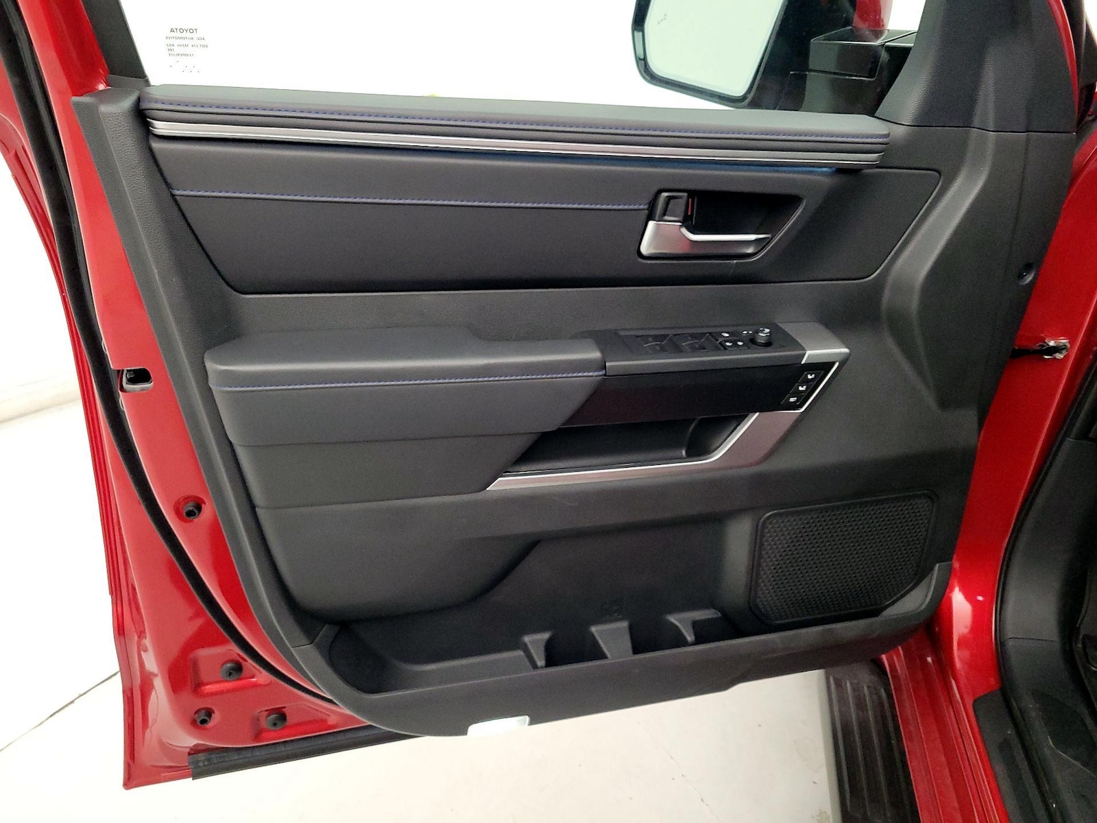 2025 Toyota Sequoia Platinum - Photo 13