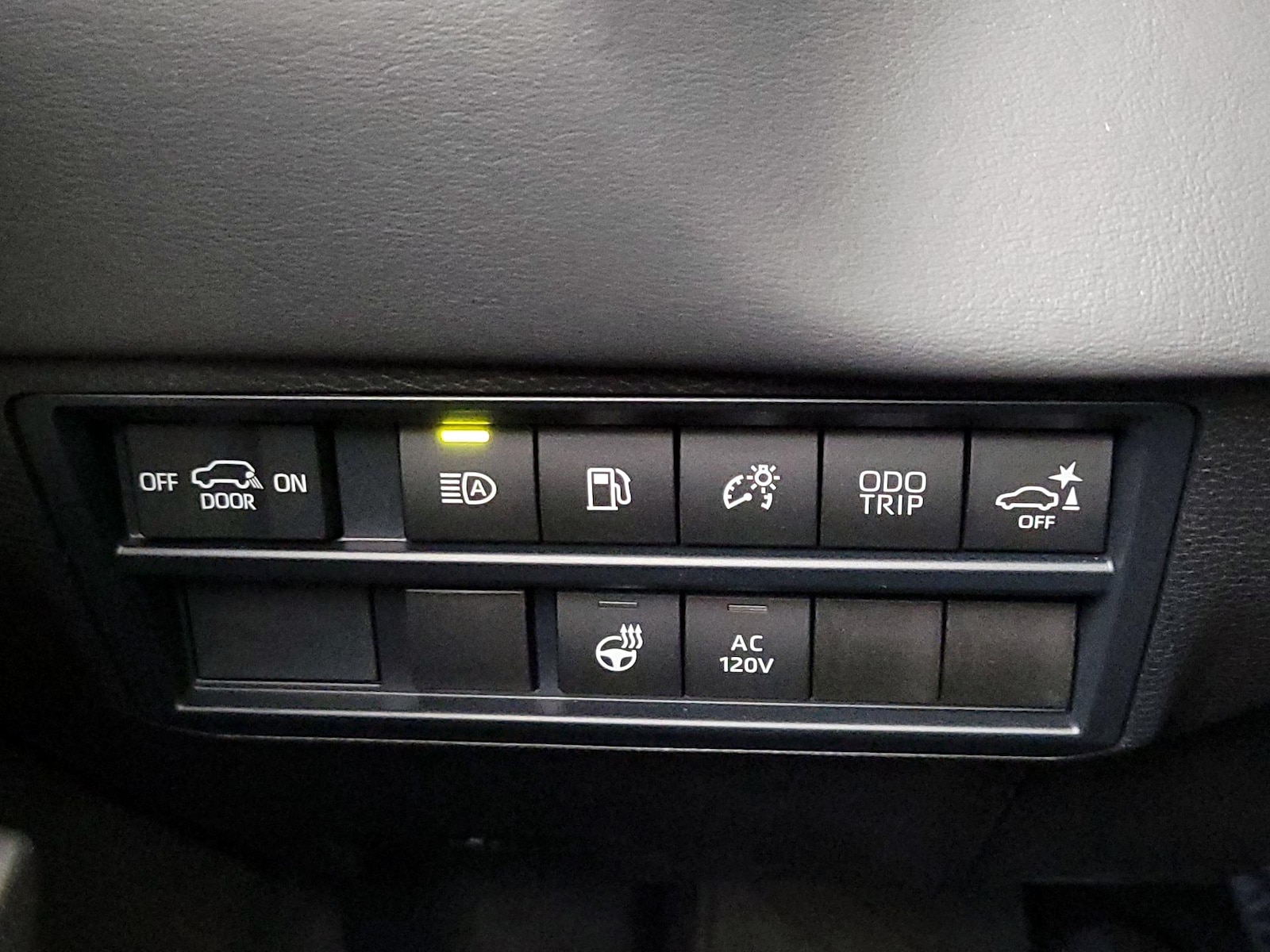 2025 Toyota Sequoia Platinum - Photo 14