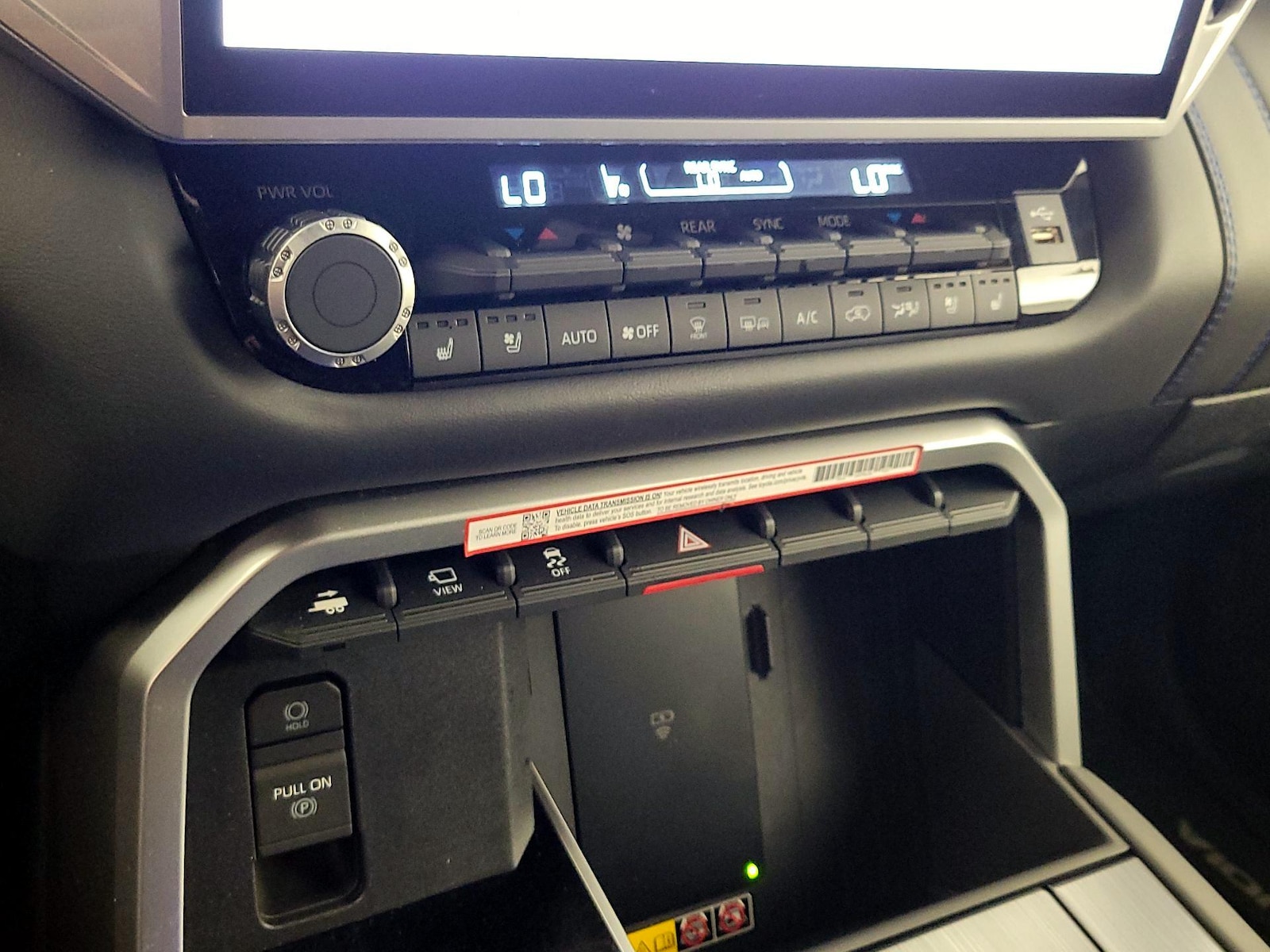 2025 Toyota Sequoia Platinum - Photo 18
