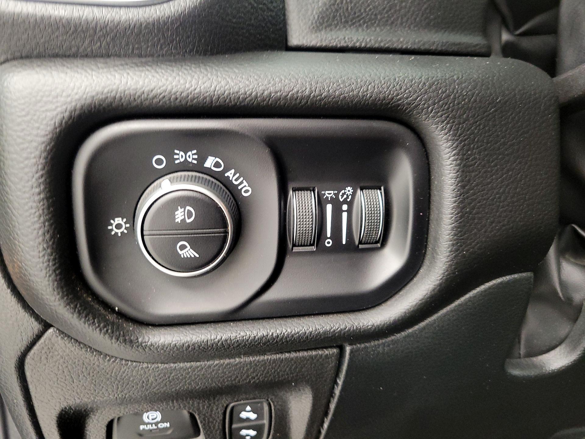 Thumbnail: 2025 RAM 1500 - 13