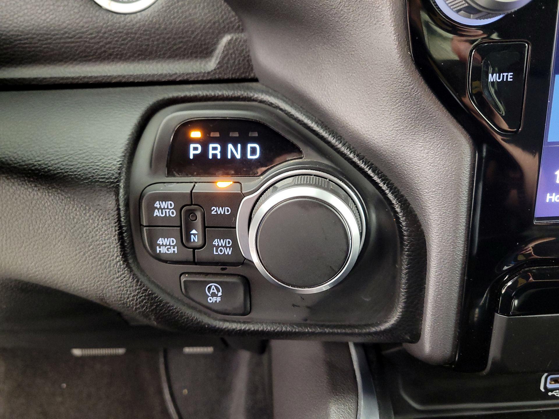 Thumbnail: 2025 RAM 1500 - 18