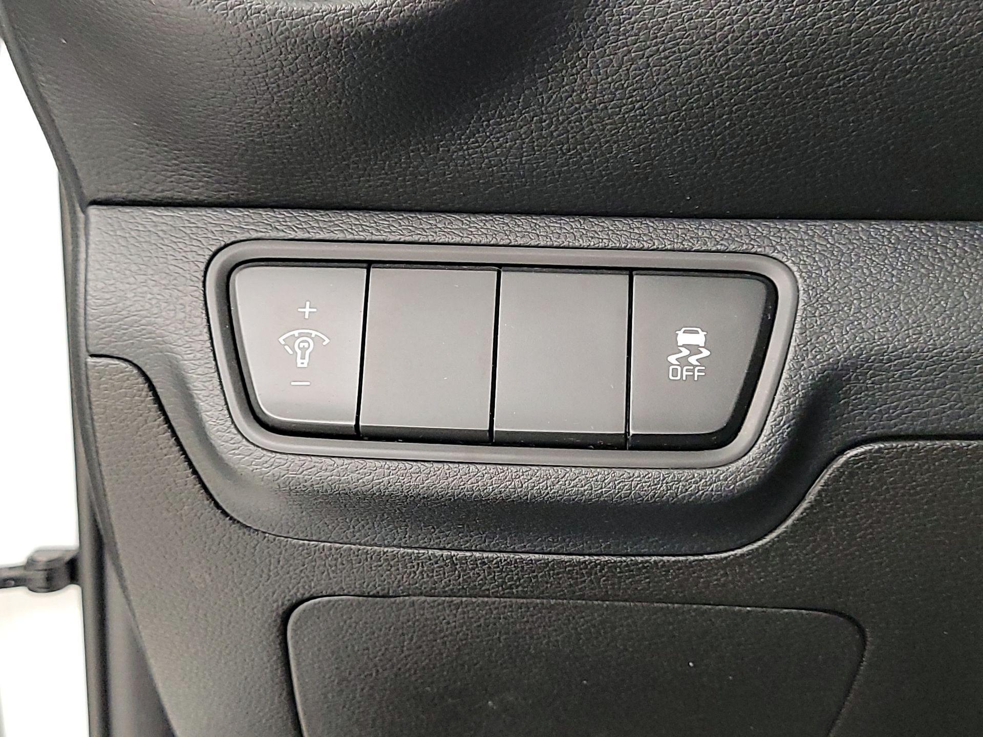 Thumbnail: 2023 Kia Forte - 13