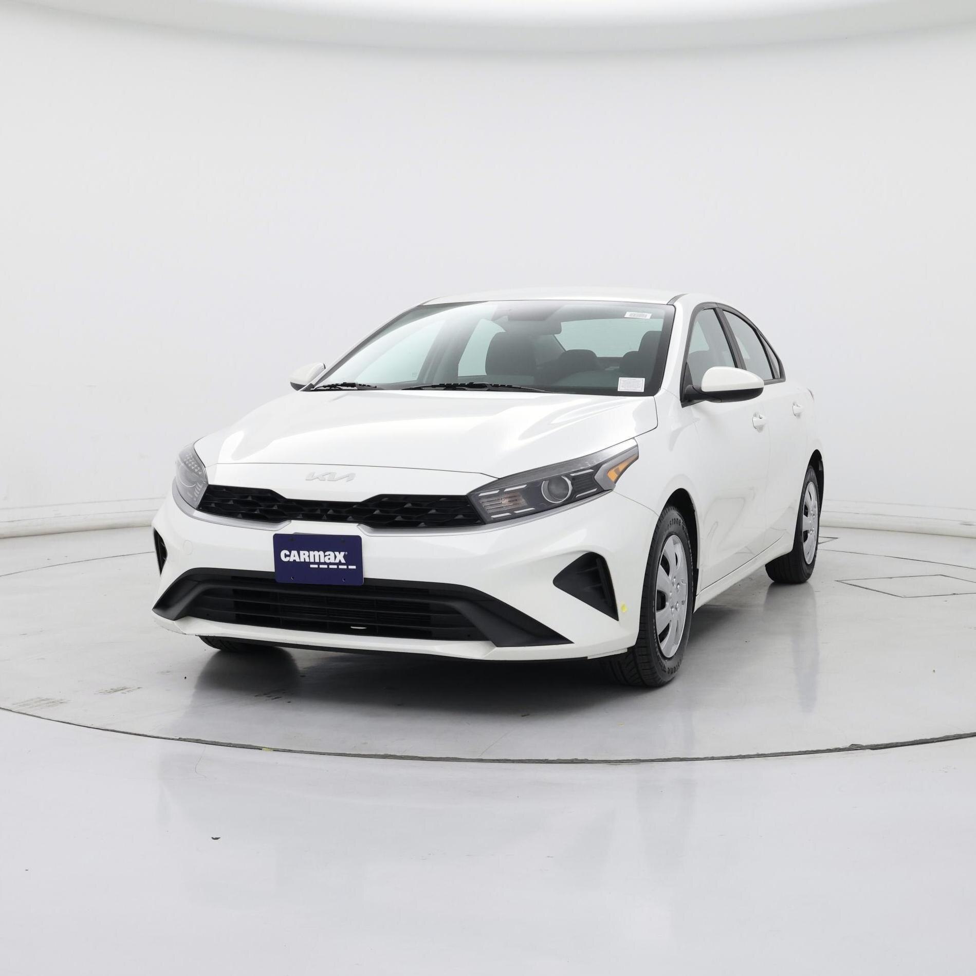 Thumbnail: 2023 Kia Forte - 4