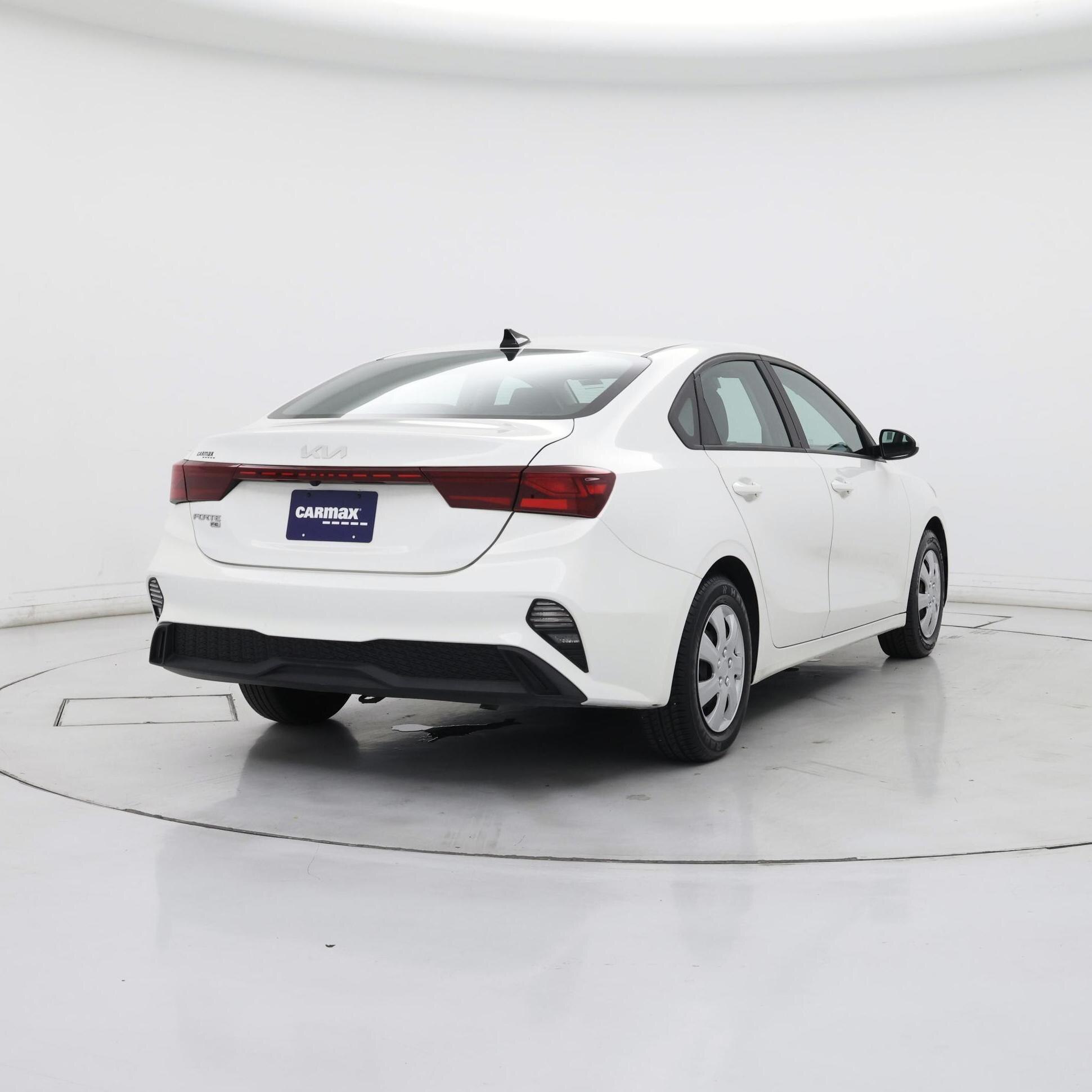 Thumbnail: 2023 Kia Forte - 8