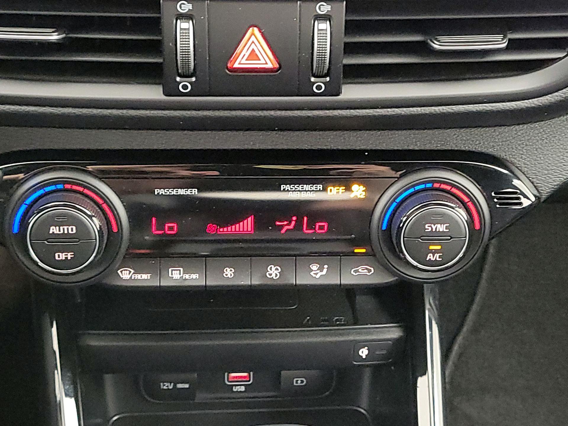 Thumbnail: 2023 Kia Forte - 17