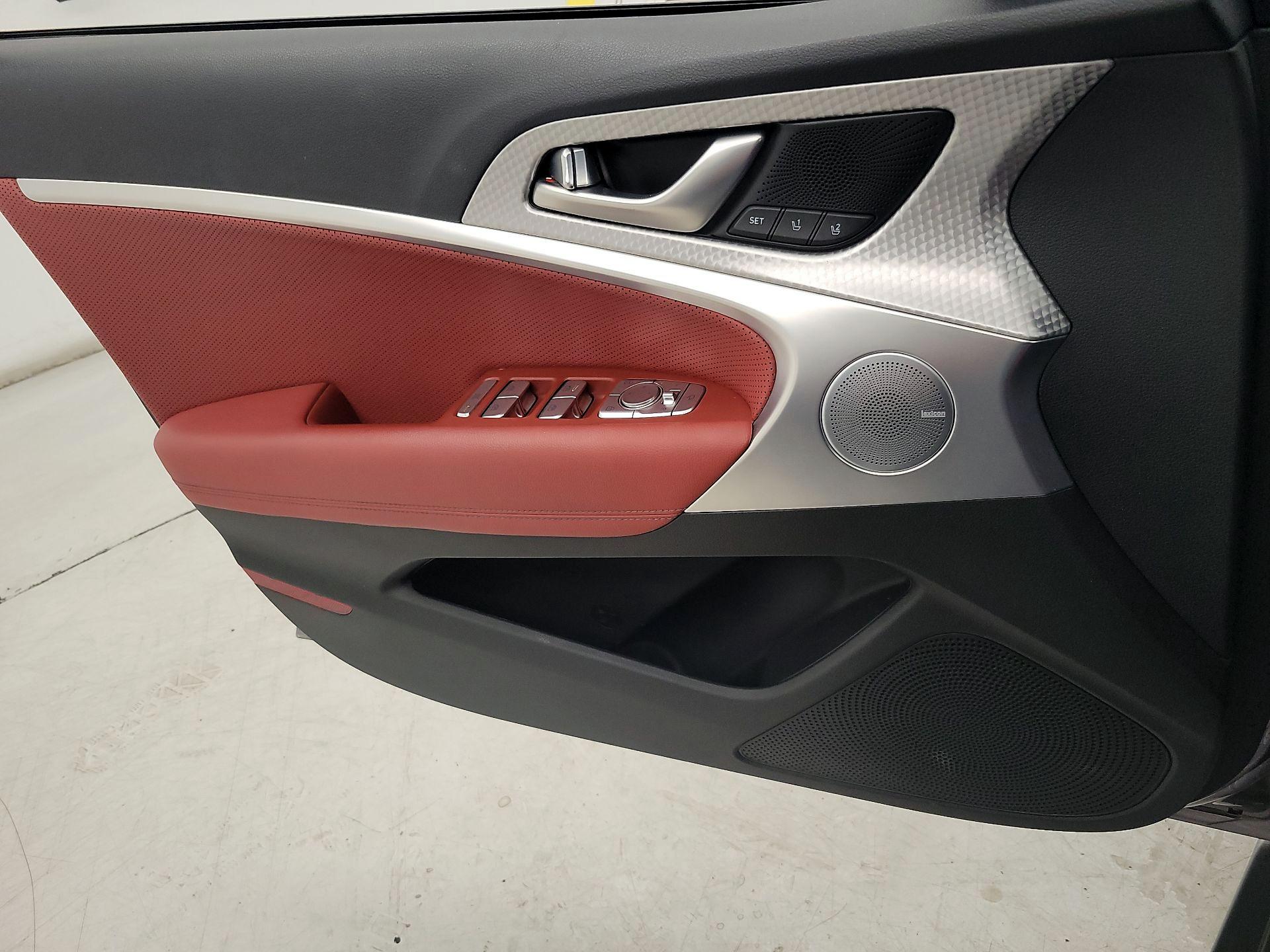 Thumbnail: 2023 Genesis G70 - 12