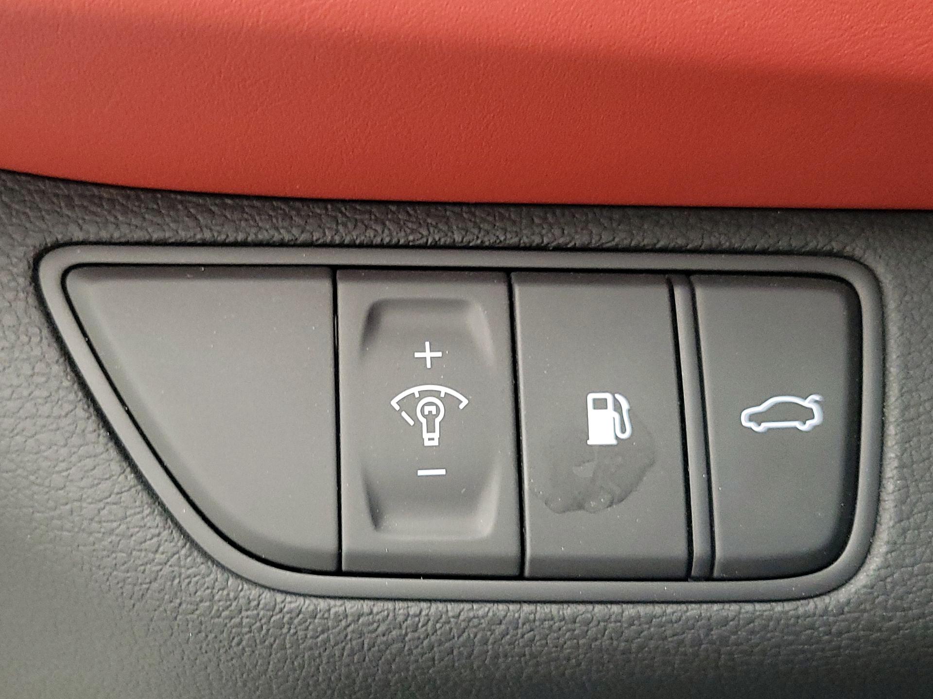 Thumbnail: 2023 Genesis G70 - 13