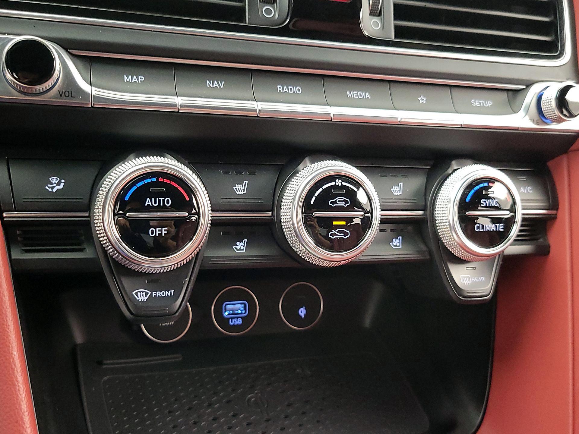 Thumbnail: 2023 Genesis G70 - 17