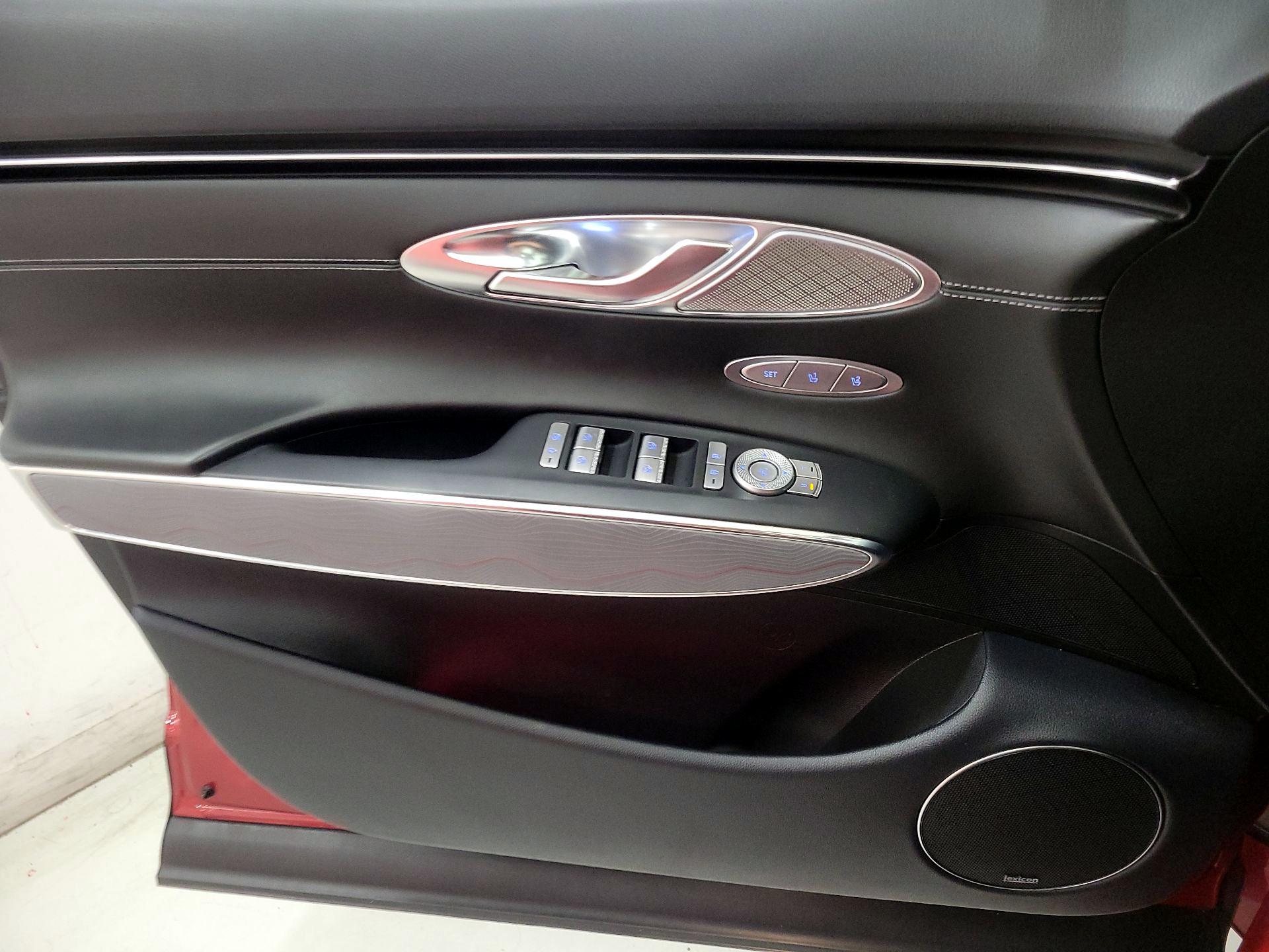 Thumbnail: 2023 Genesis GV70 - 12