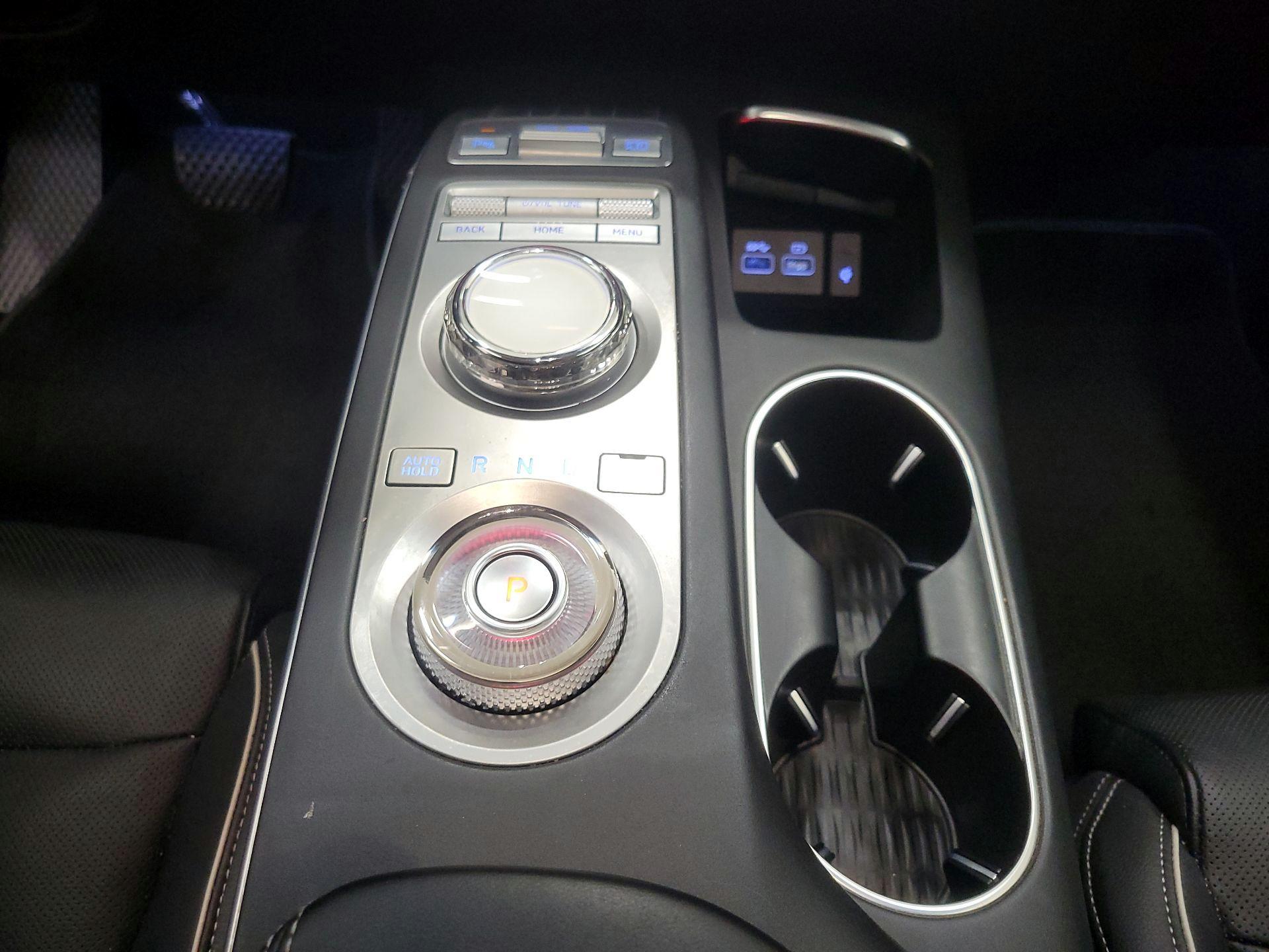 Thumbnail: 2023 Genesis GV70 - 17