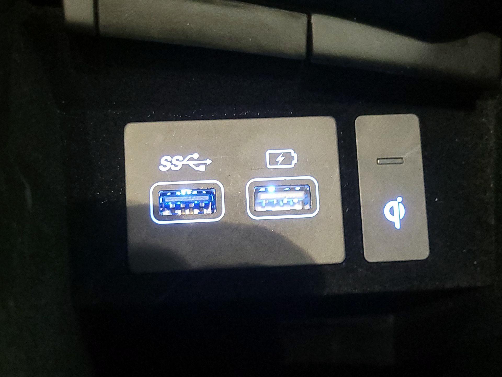 Thumbnail: 2023 Genesis GV70 - 18