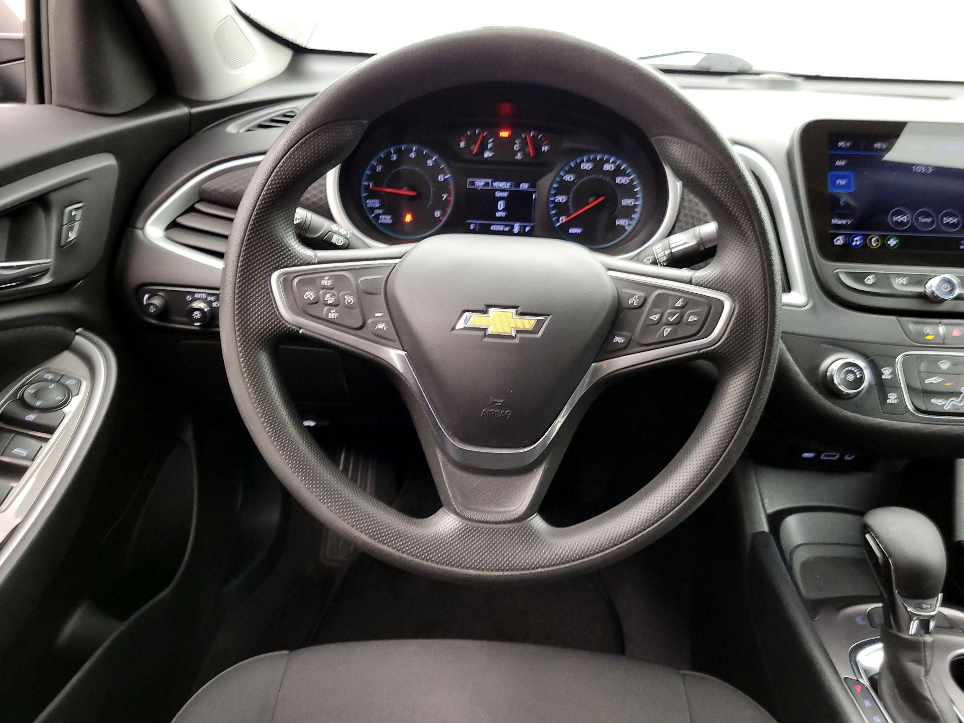 Thumbnail: 2023 Chevrolet Malibu - 10