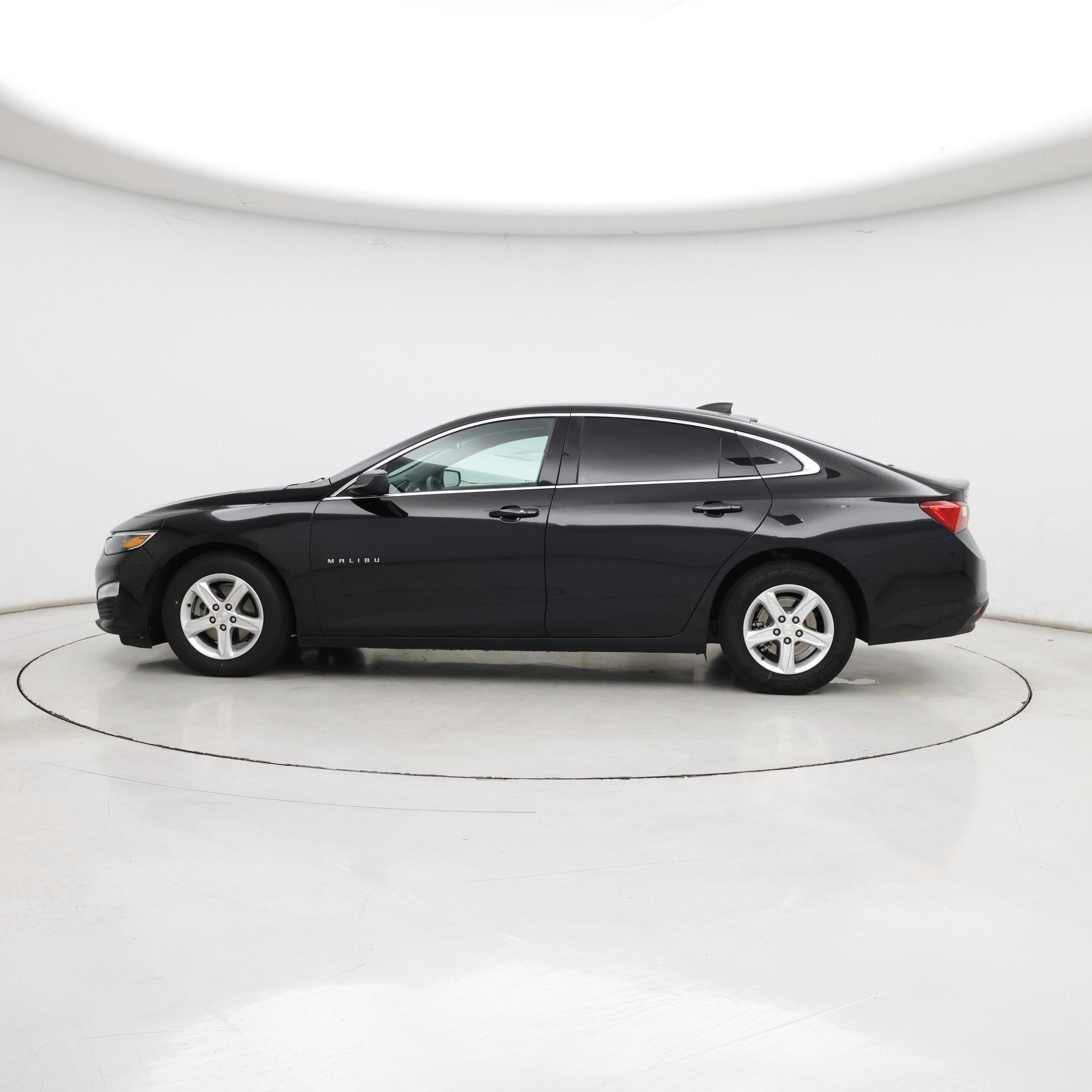 Thumbnail: 2023 Chevrolet Malibu - 3