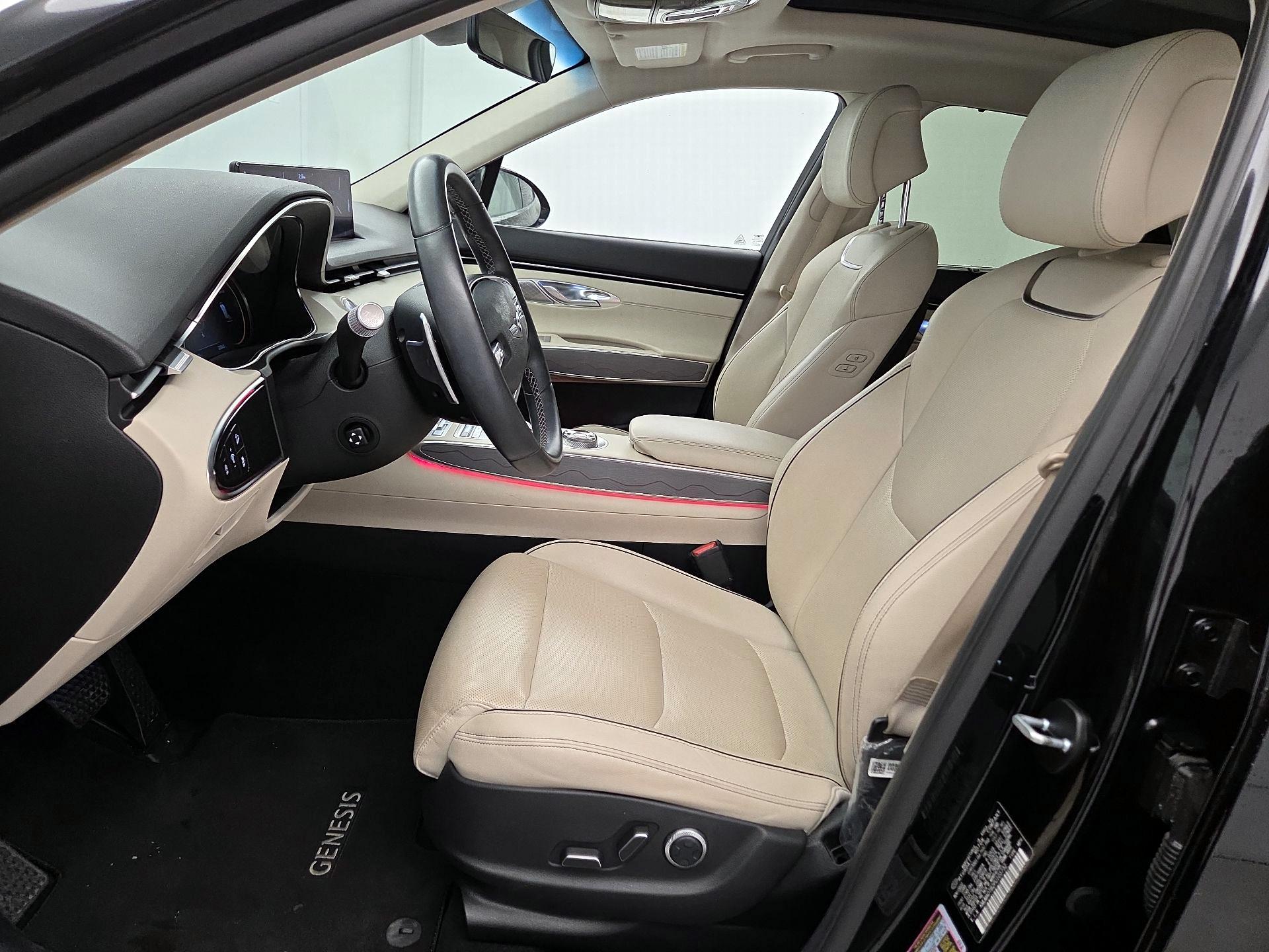 Thumbnail: 2023 Genesis GV70 - 11