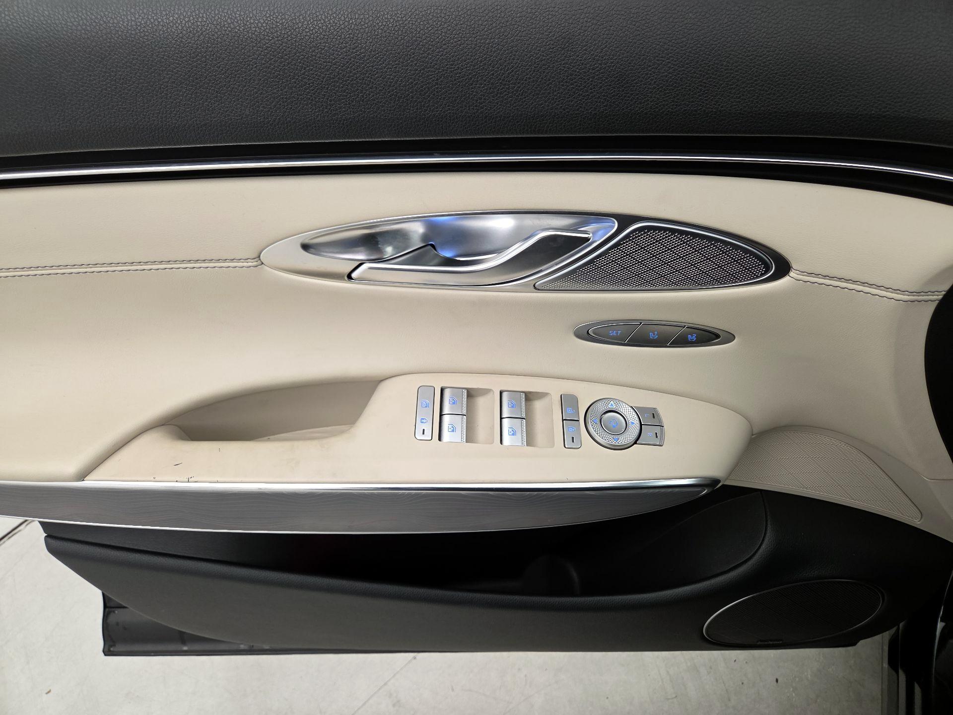 Thumbnail: 2023 Genesis GV70 - 12