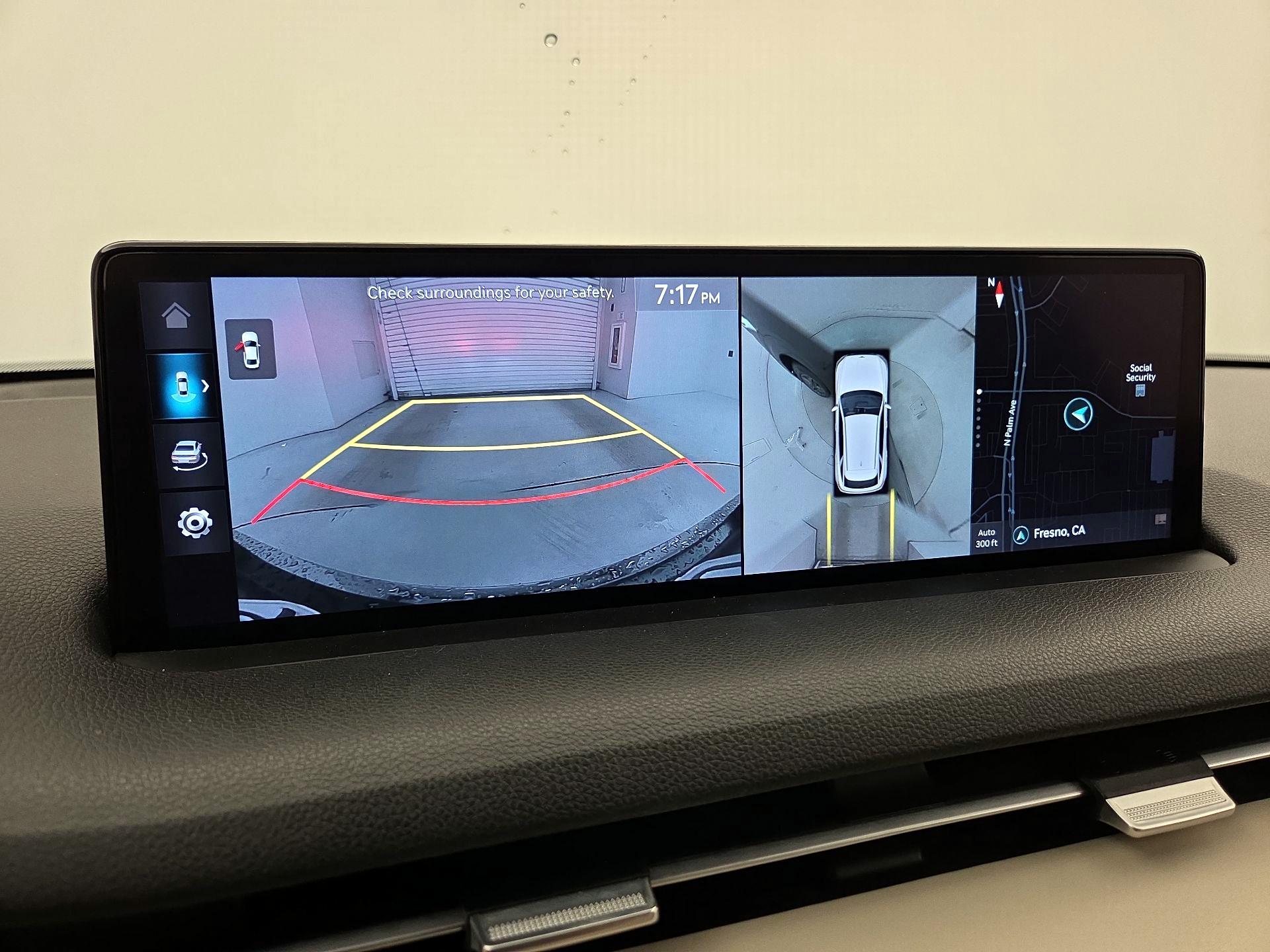 Thumbnail: 2023 Genesis GV70 - 15