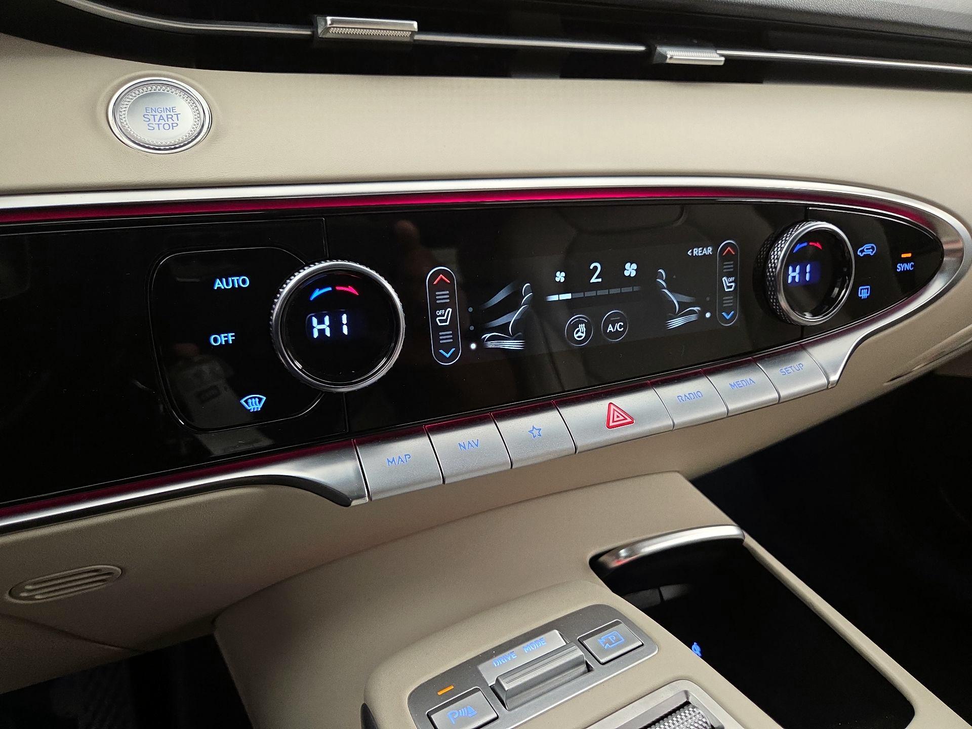 Thumbnail: 2023 Genesis GV70 - 17