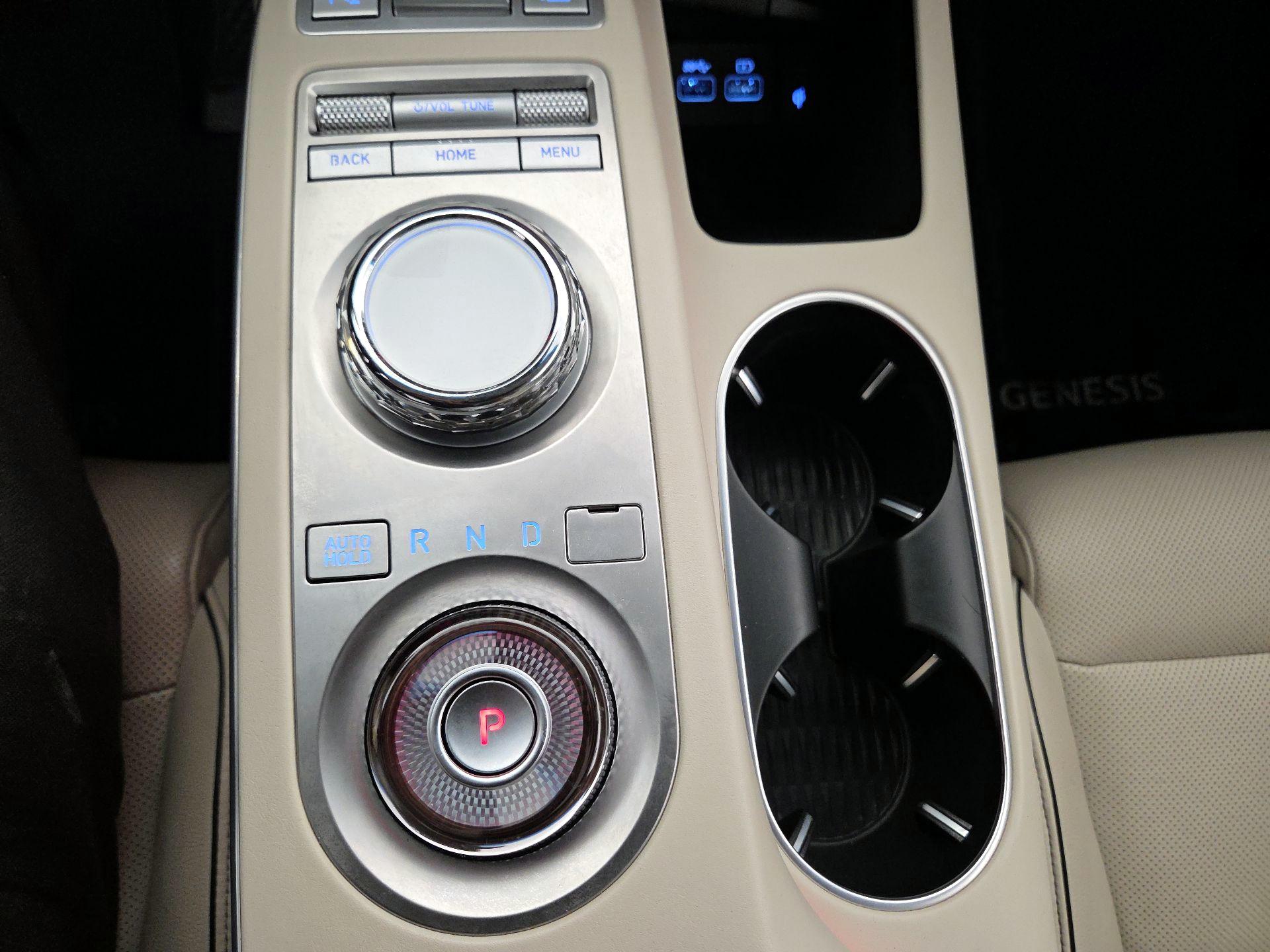 Thumbnail: 2023 Genesis GV70 - 18