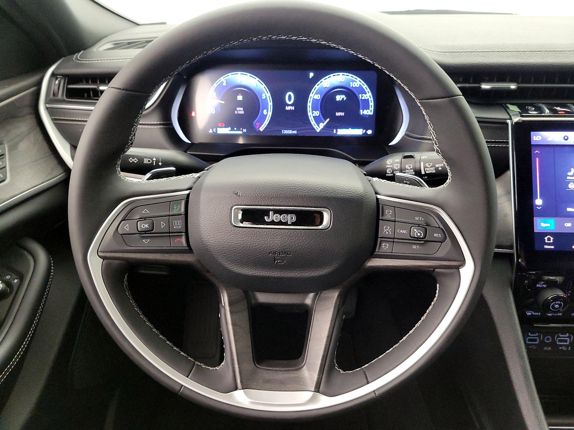 Thumbnail: 2024 Jeep Grand Cherokee - 10