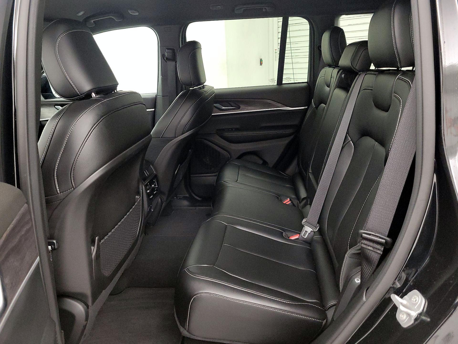 Thumbnail: 2024 Jeep Grand Cherokee - 20